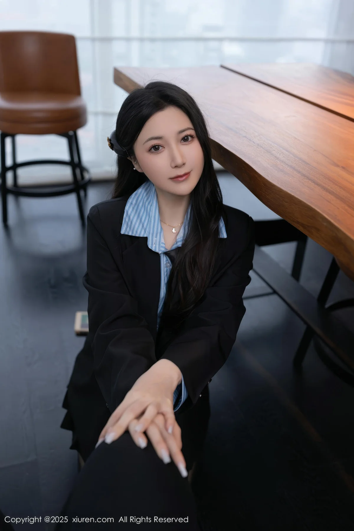 XiuRen 秀人 No.10412 鱼子酱Fish 黑色短裙婀娜动人身段 - 4