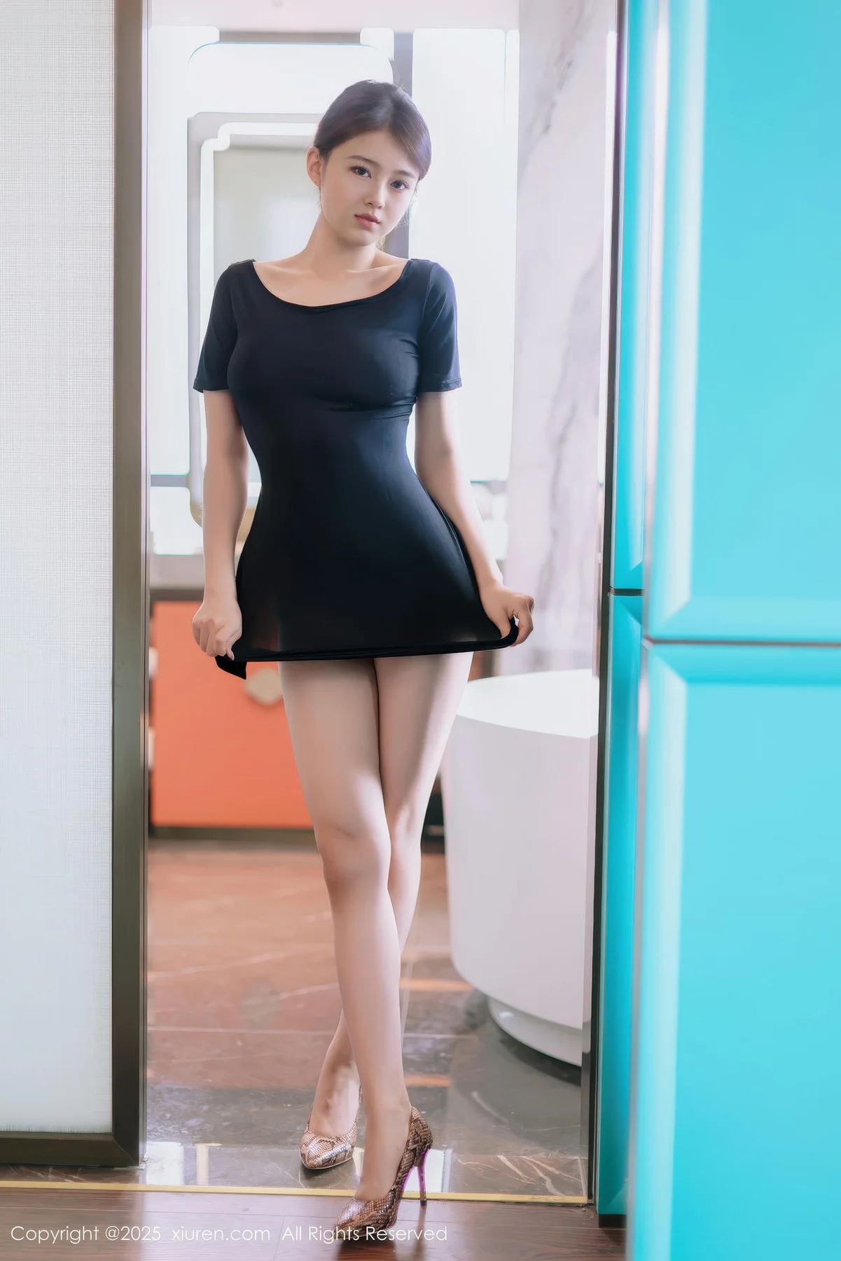 XiuRen 秀人 No.10426 小橘子orange 爆乳美胸连衣短裙 - 4