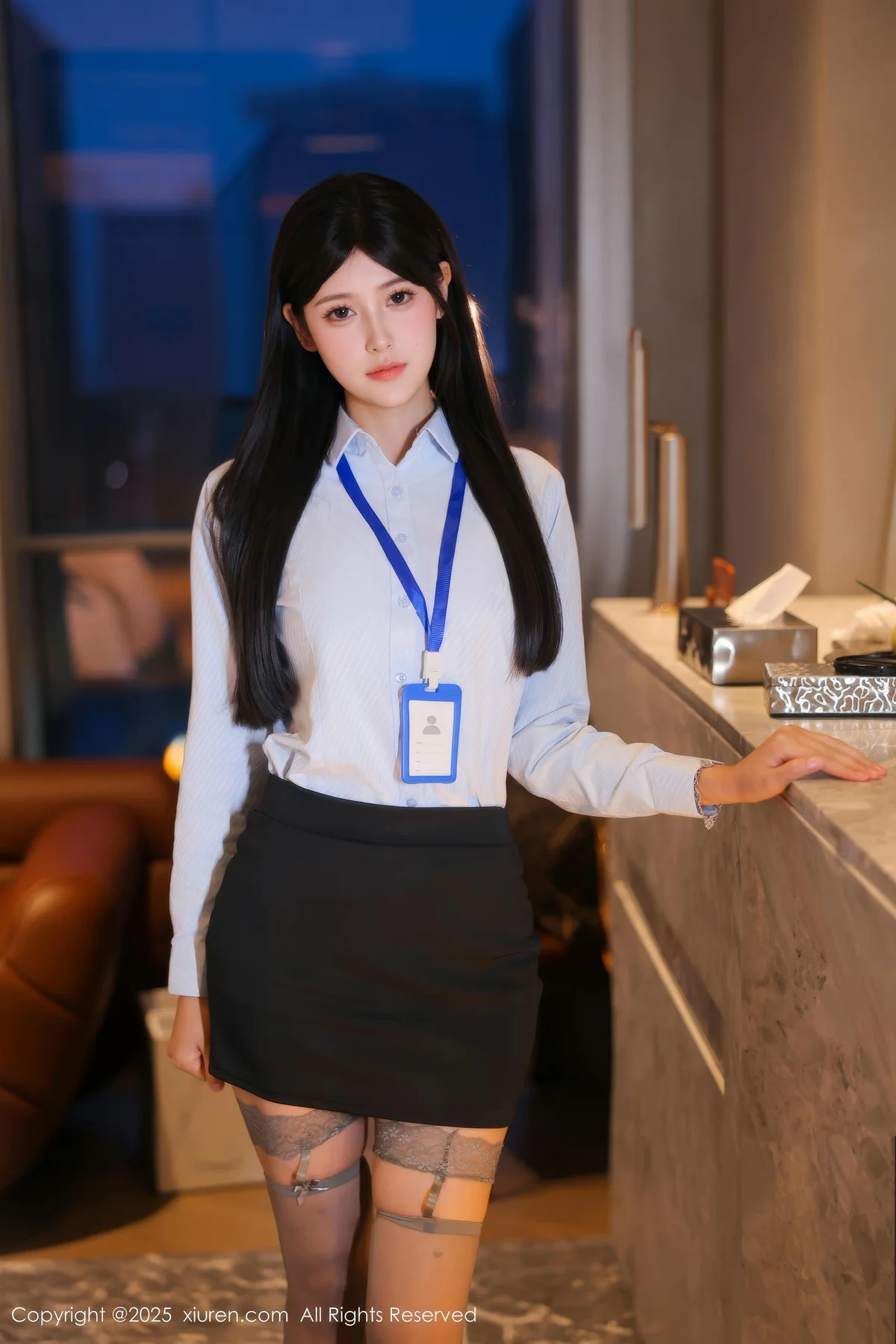 XiuRen 秀人 No.10440 余安安 蓝色OL灰色丝袜 - 1