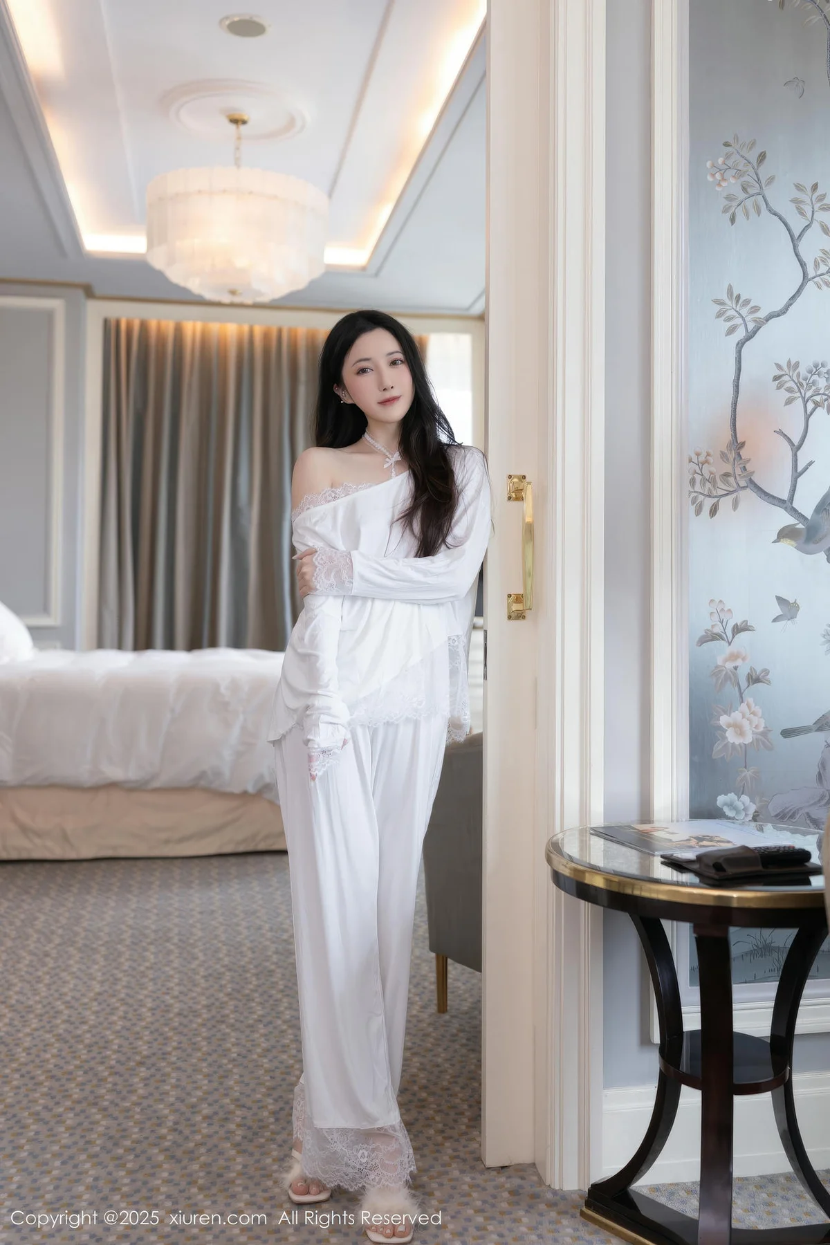 XiuRen 秀人 No.10445 鱼子酱Fish 温柔姐姐白色连衣裙 - 2