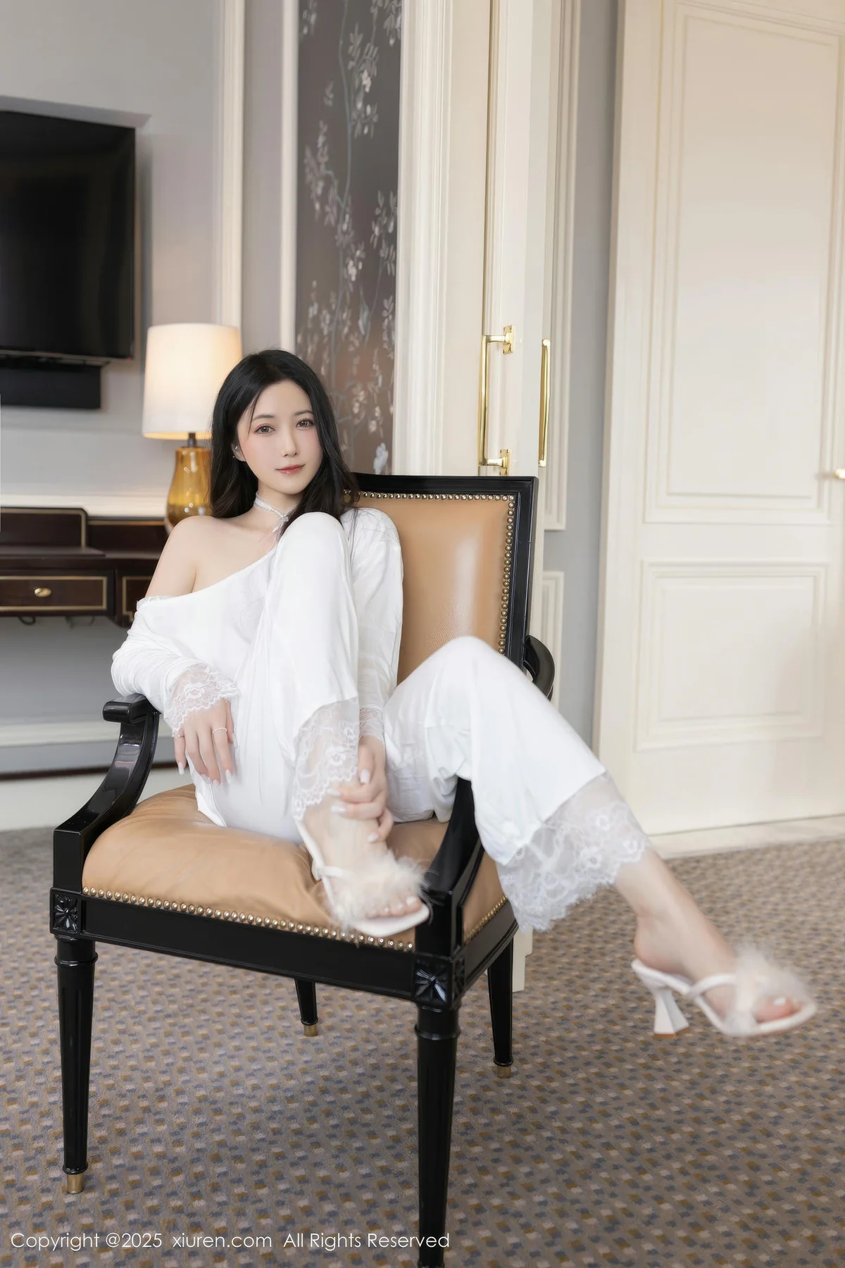 XiuRen 秀人 No.10445 鱼子酱Fish 温柔姐姐白色连衣裙 - 7