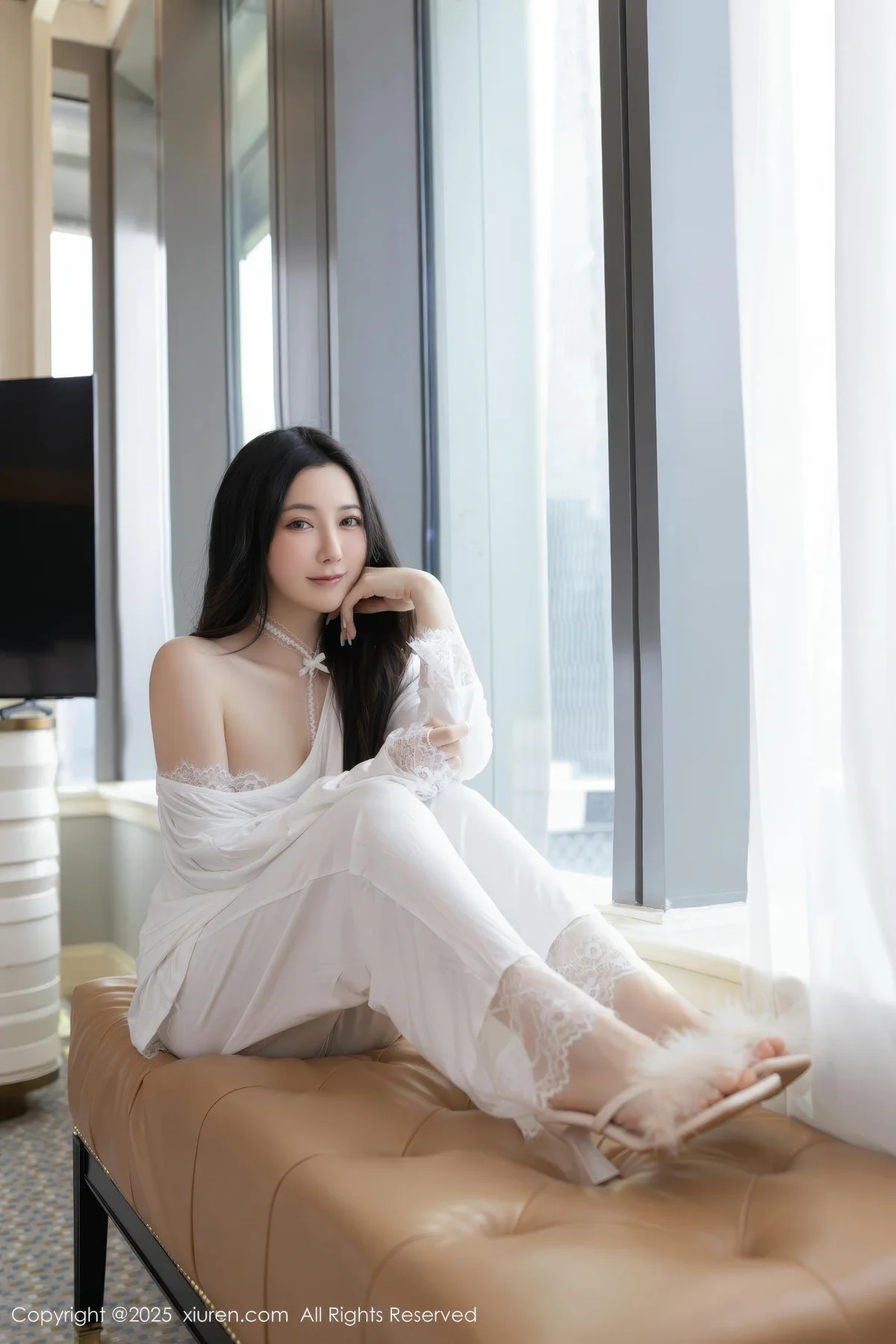 XiuRen 秀人 No.10445 鱼子酱Fish 温柔姐姐白色连衣裙 - 2