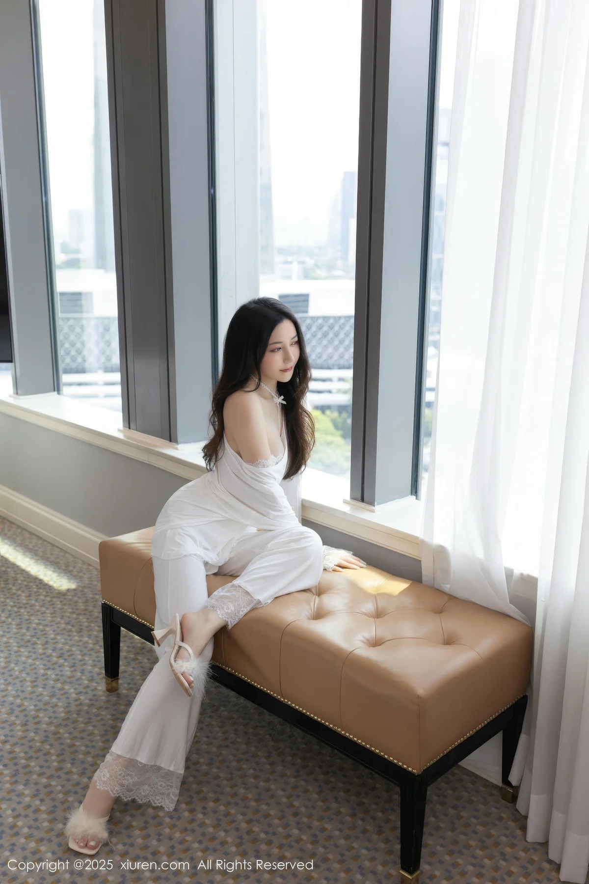 XiuRen 秀人 No.10445 鱼子酱Fish 温柔姐姐白色连衣裙 - 4