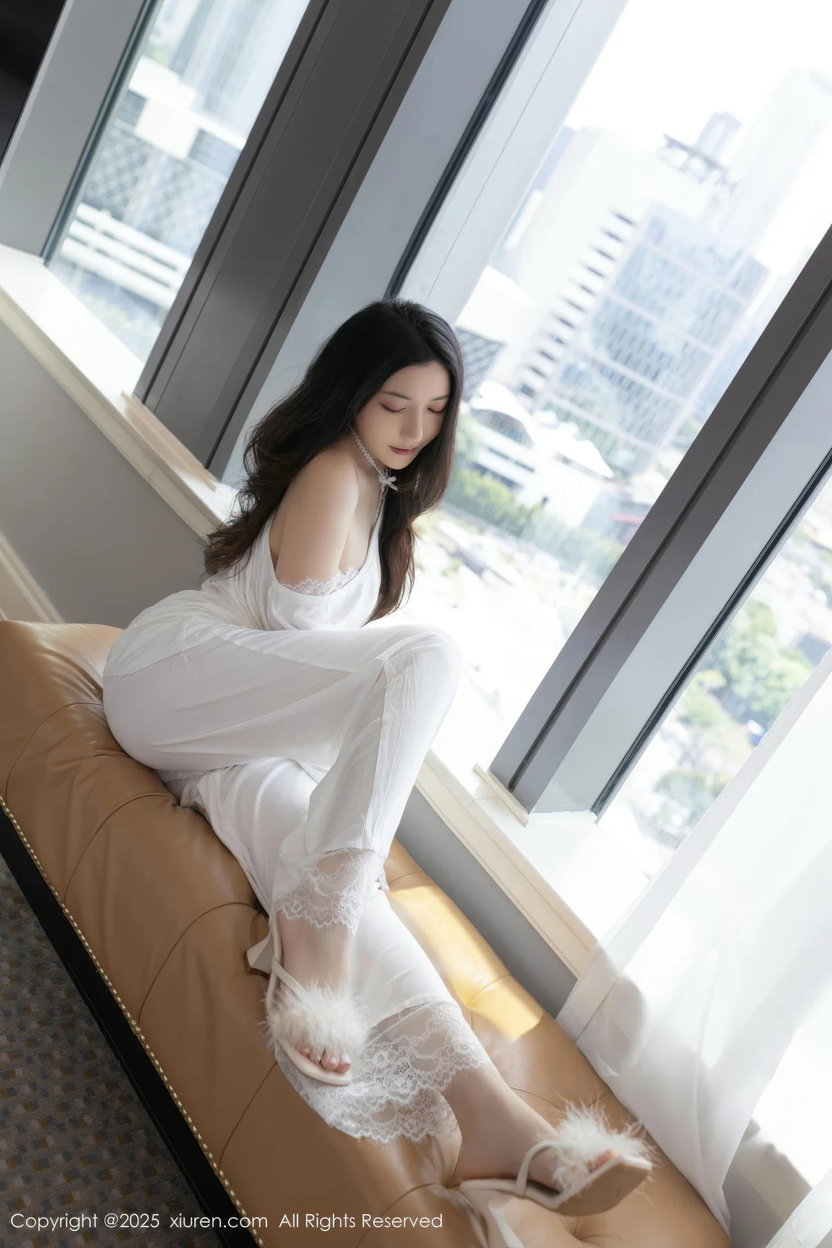 XiuRen 秀人 No.10445 鱼子酱Fish 温柔姐姐白色连衣裙 - 5