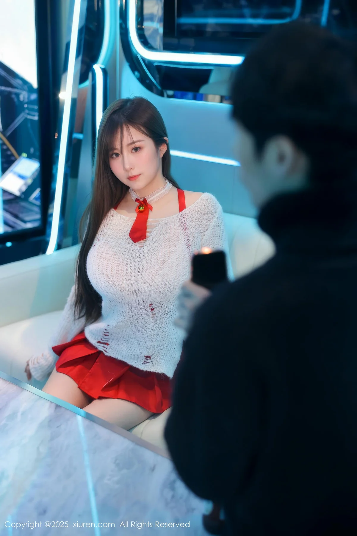 XiuRen 秀人 No.10470 小肉肉咪 童颜巨乳红色短裙白色丝袜 - 1