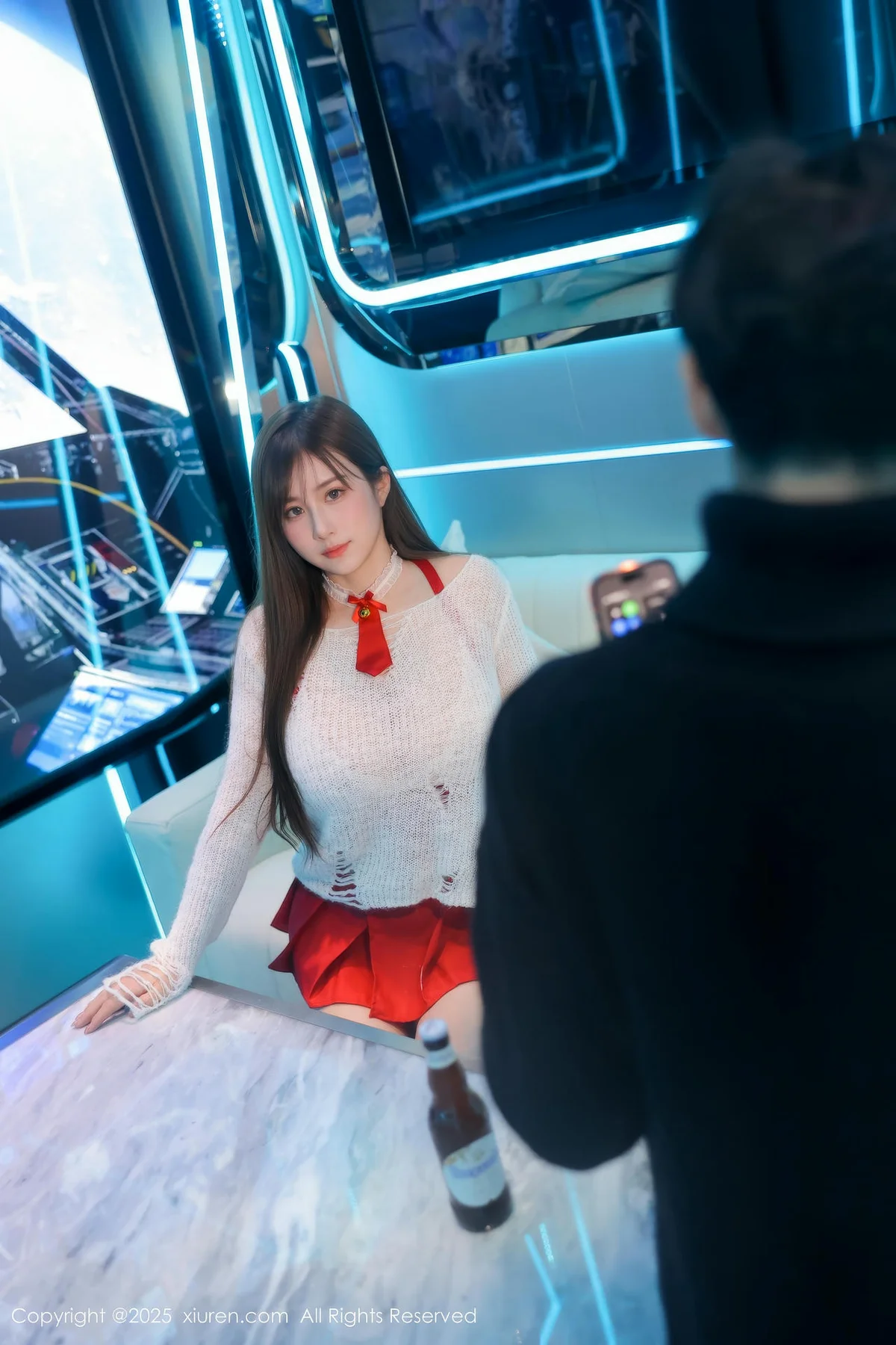 XiuRen 秀人 No.10470 小肉肉咪 童颜巨乳红色短裙白色丝袜 - 5