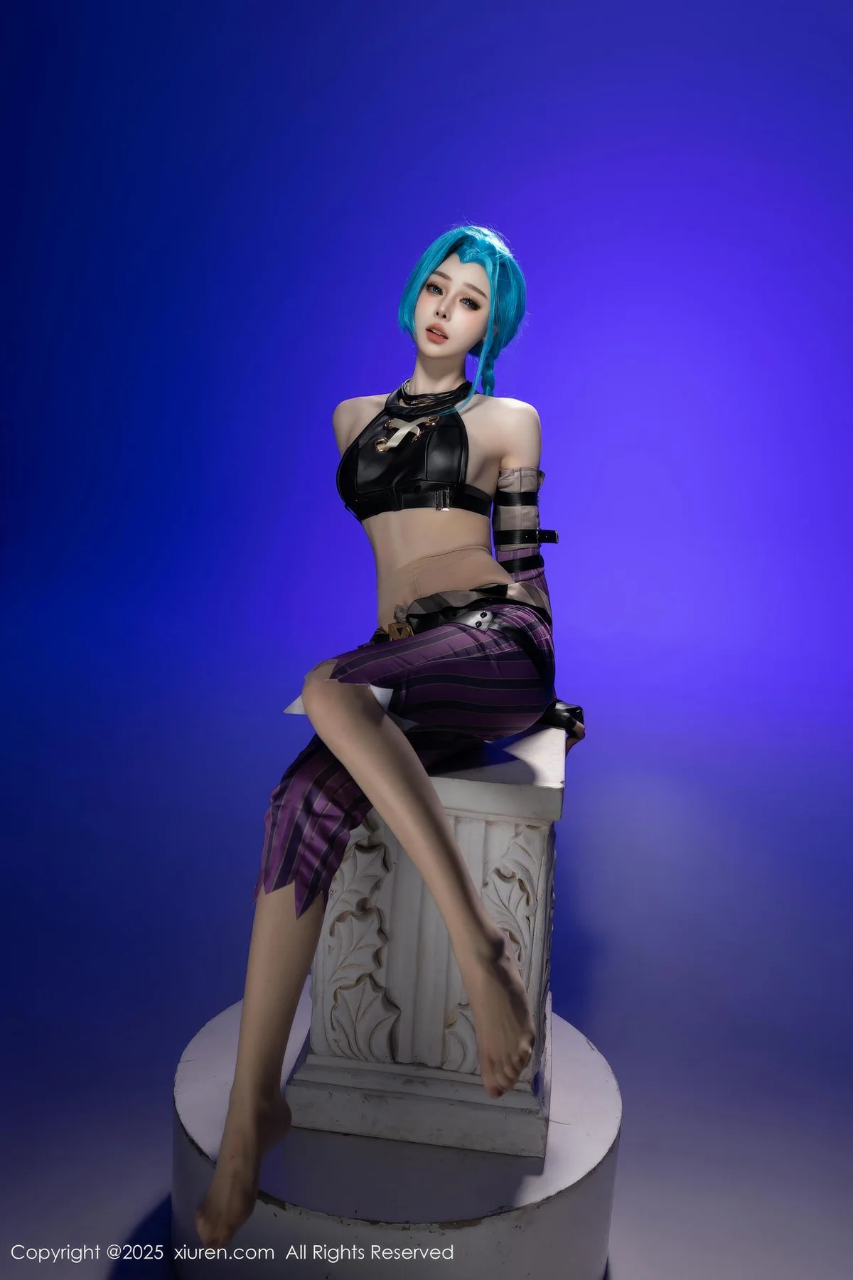 XiuRen 秀人 No.10479 小逗逗 性感Cosplay装扮肉色丝袜 - 1