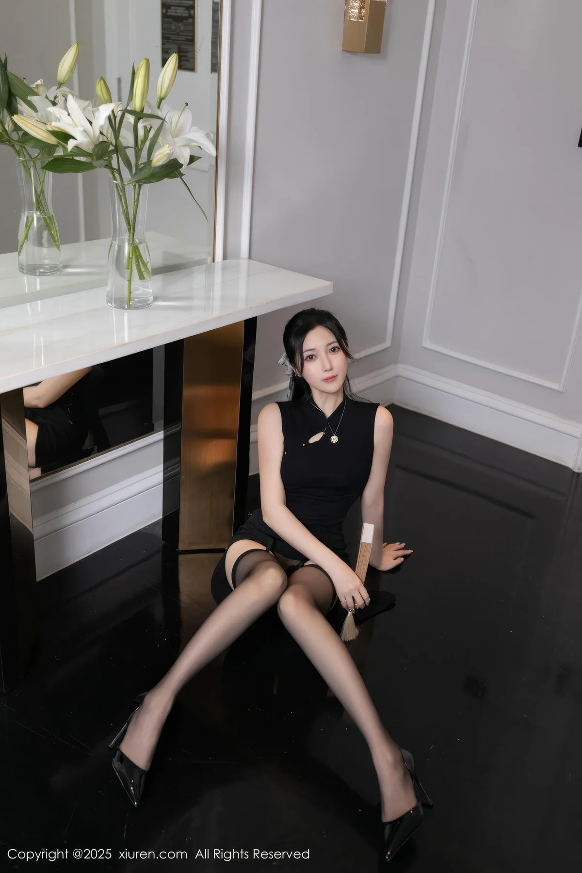 XiuRen 秀人 No.10480 鱼子酱Fish 魅惑黑丝印尼旅拍 - 1