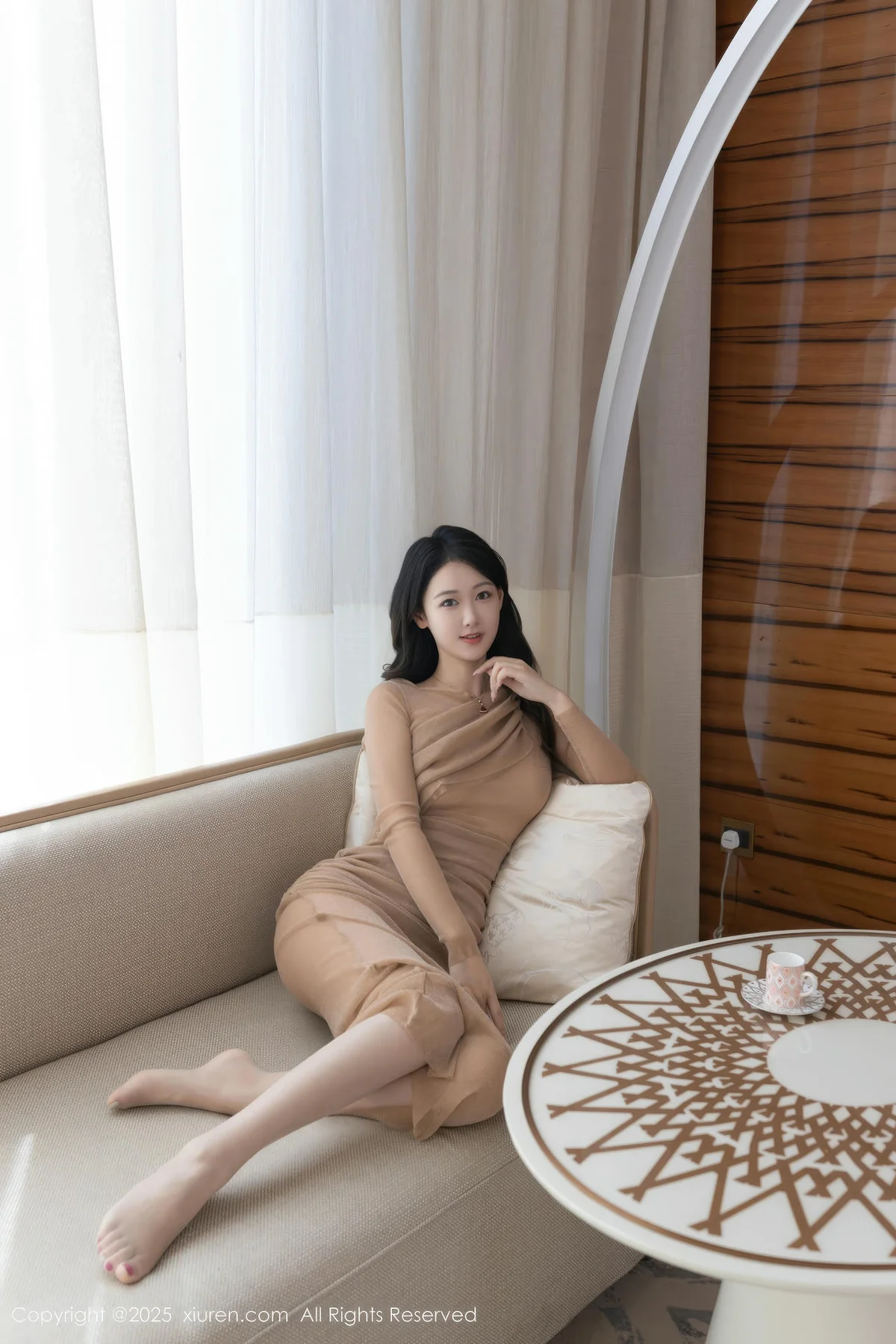 XiuRen 秀人 No.10486 唐安琪 肉色连衣裙白色丝袜 - 9