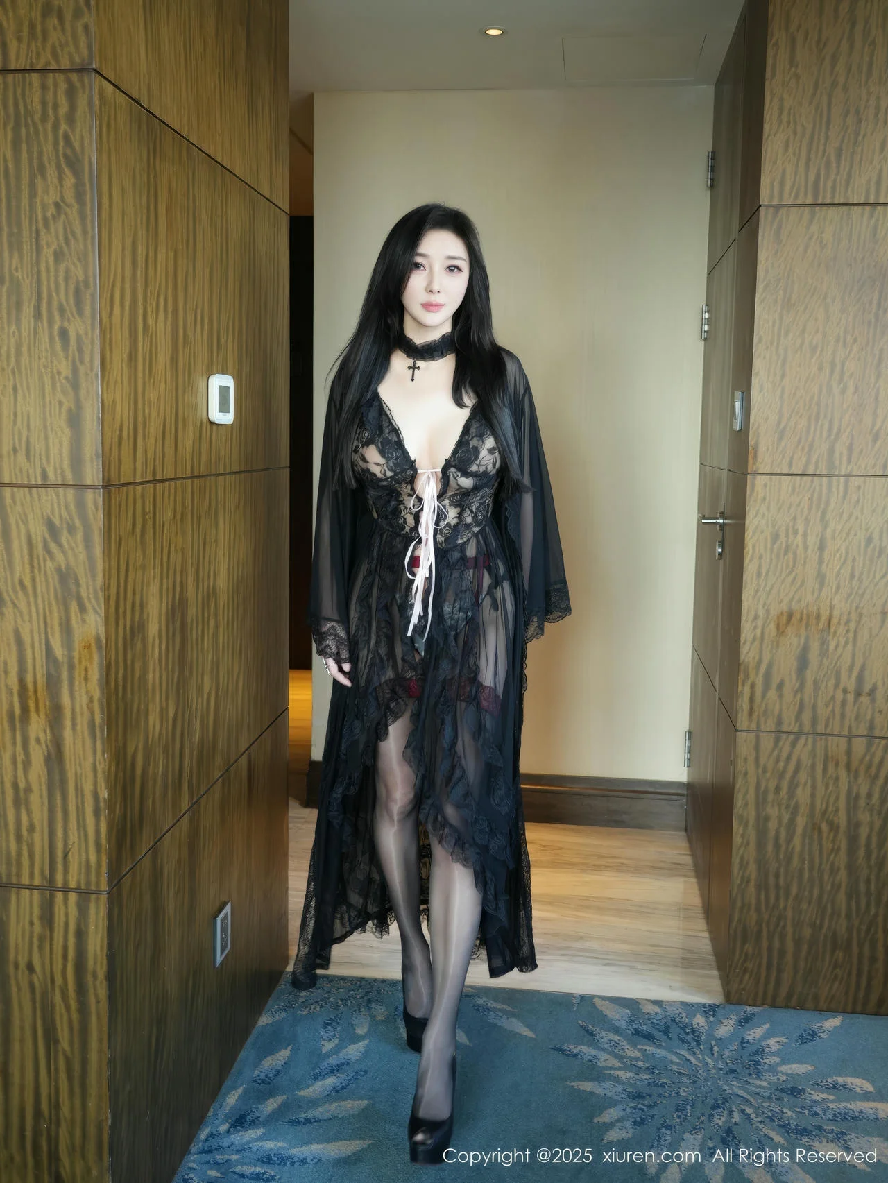 XiuRen 秀人 No.10490 苏一诺 黑色睡袍魅惑黑丝 - 4