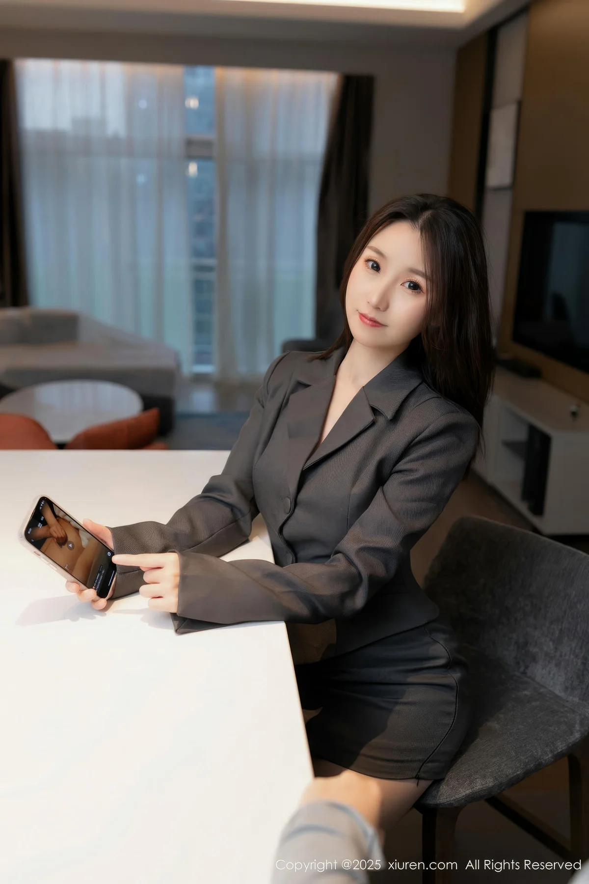 XiuRen 秀人 No.10497 杏子Yada 性感灰色丝袜 - 4