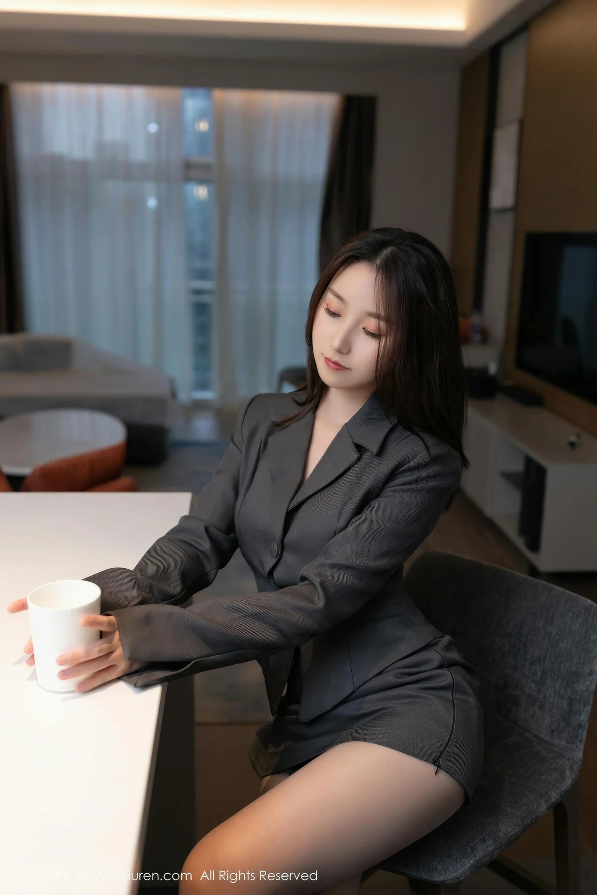 XiuRen 秀人 No.10497 杏子Yada 性感灰色丝袜 - 7