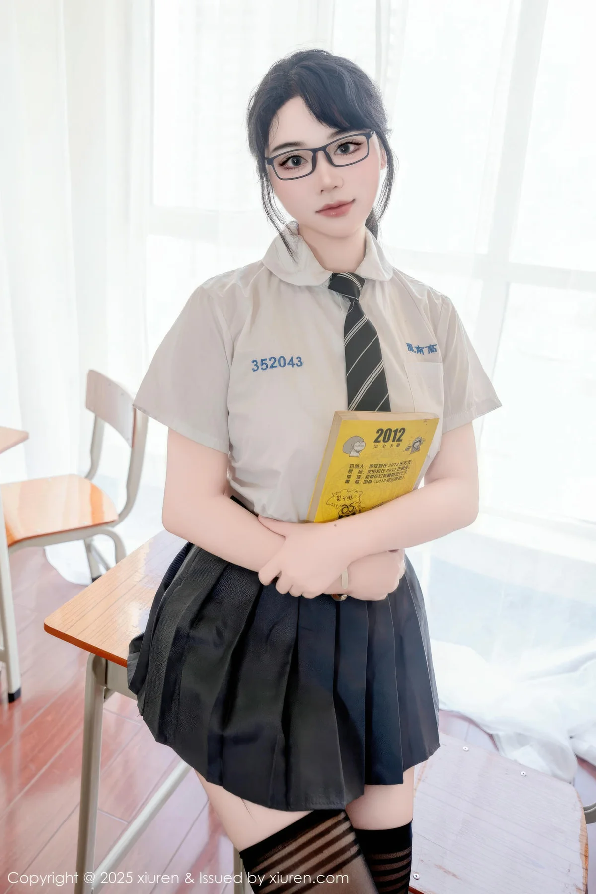 XiuRen 秀人 No.10530 汐汐爱吃草莓 新学校新生活 - 9