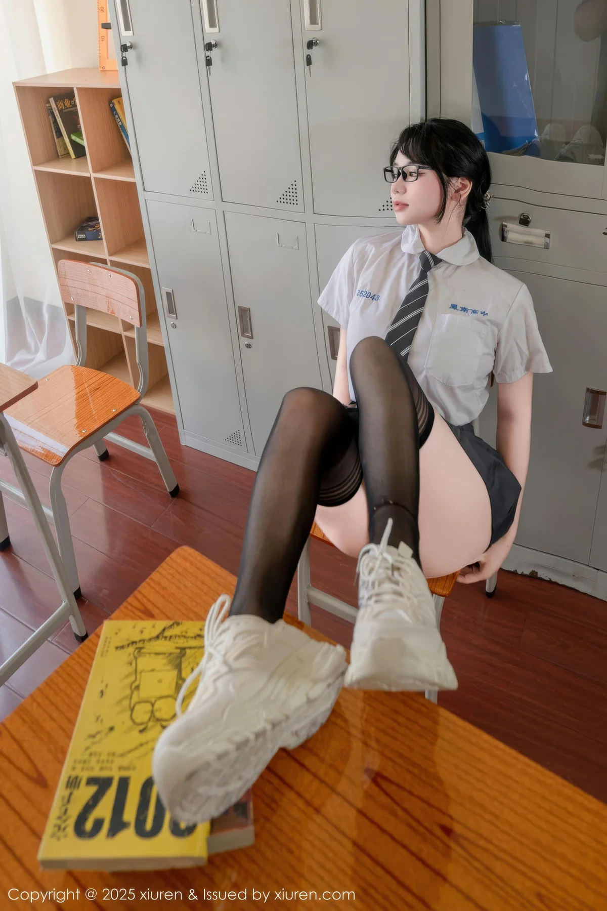 XiuRen 秀人 No.10530 汐汐爱吃草莓 新学校新生活 - 10