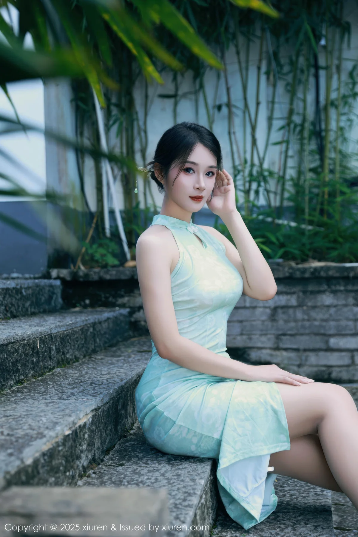 XiuRen 秀人 No.10538 南乔 浅绿色旗袍户外写真 - 2