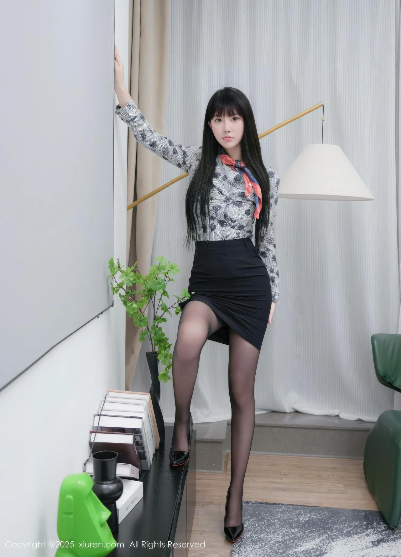 XiuRen 秀人 No.10548 佳多宝 黑色短裙 - 9