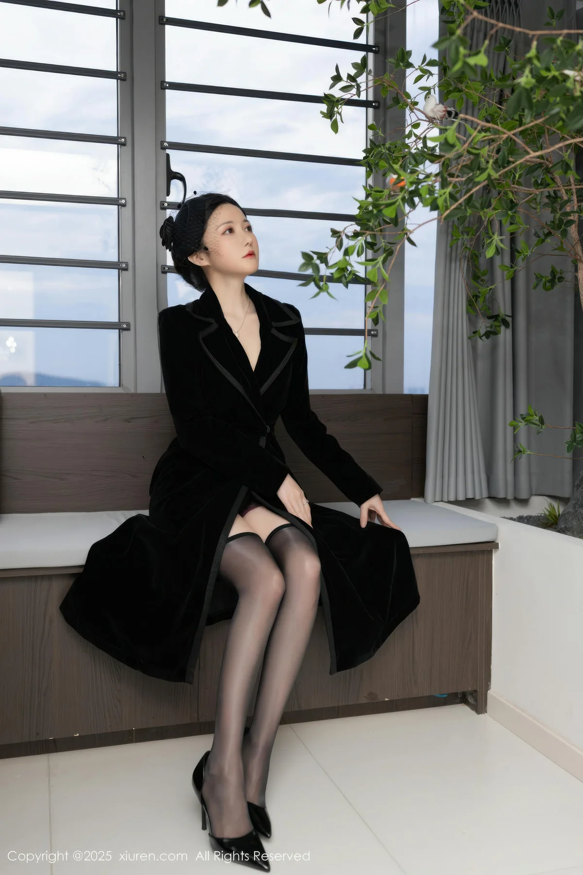 XiuRen 秀人 No.10564 鱼子酱 黑色连体丝袜 - 1