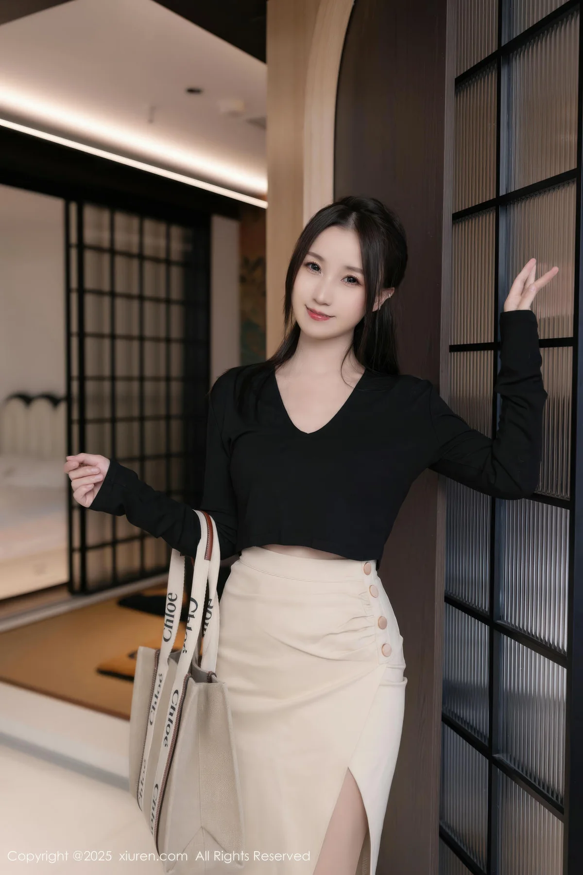 XiuRen 秀人 No.10576 杏子Yada 黑色OL服饰肉色丝袜 - 2