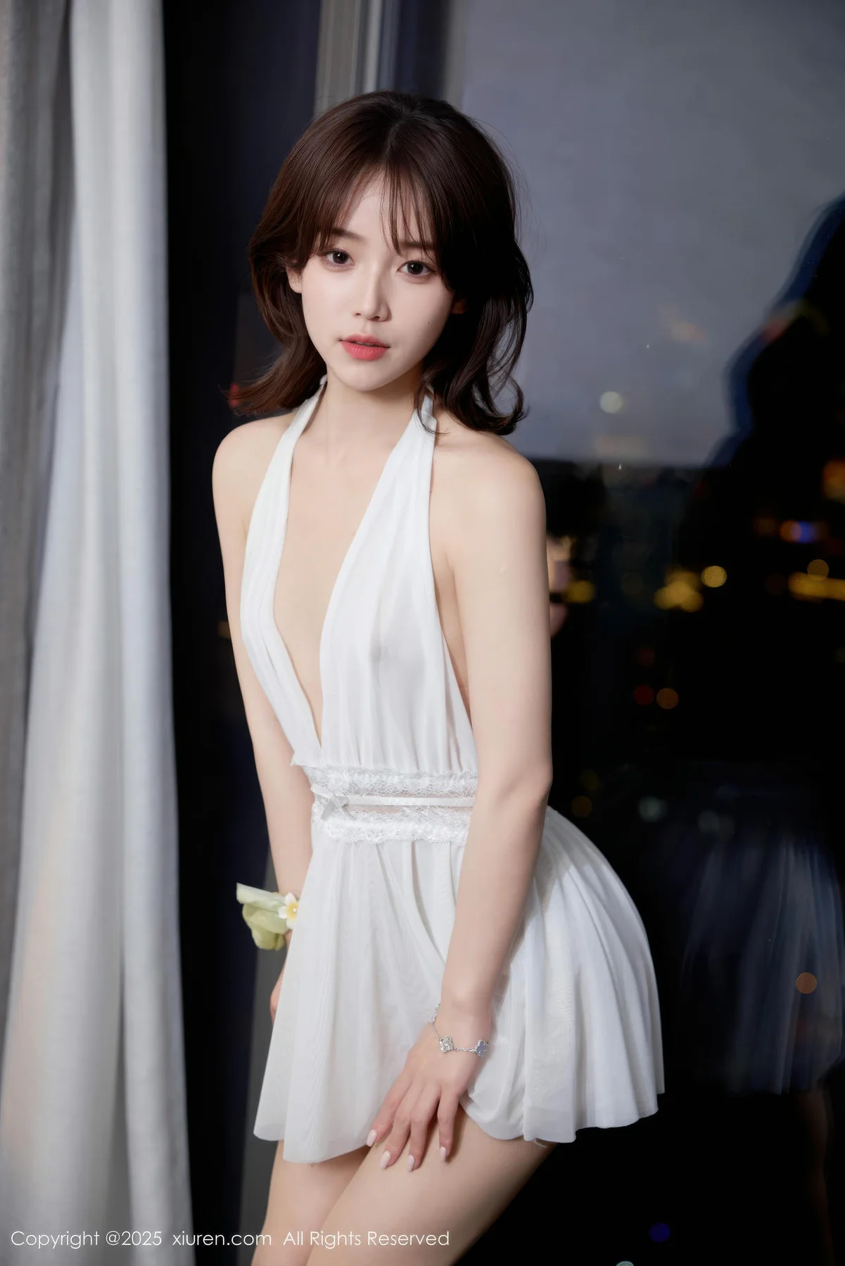 XiuRen 秀人 No.10584 汁汁 白色连衣短裙 - 2