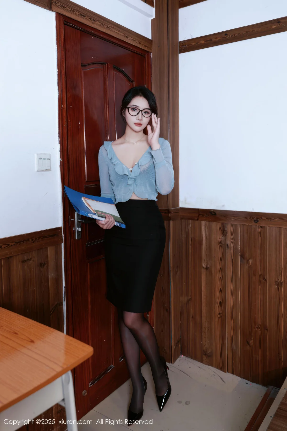 XiuRen 秀人 No.10585 南乔 教室场景拍摄 - 2