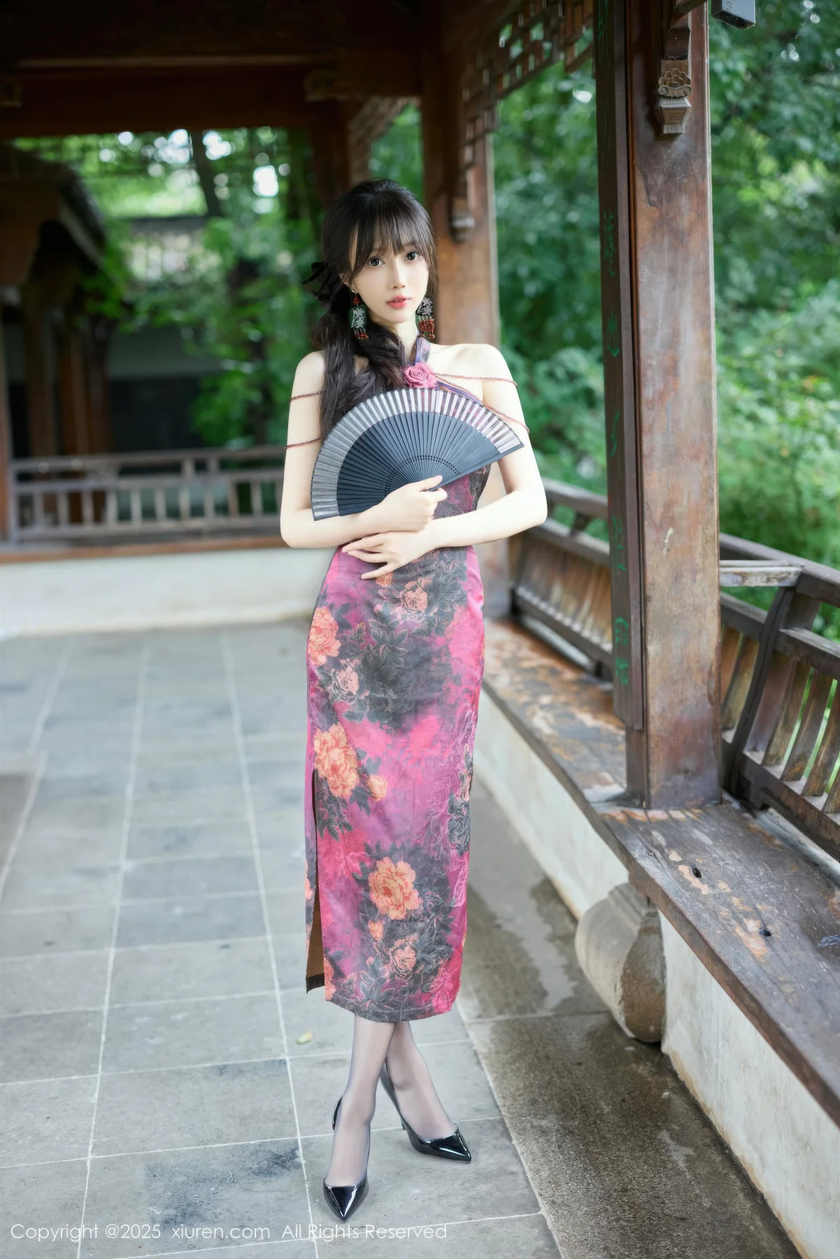 XiuRen 秀人 No.10593 玥儿玥er 紫色旗袍街拍高跟 - 8