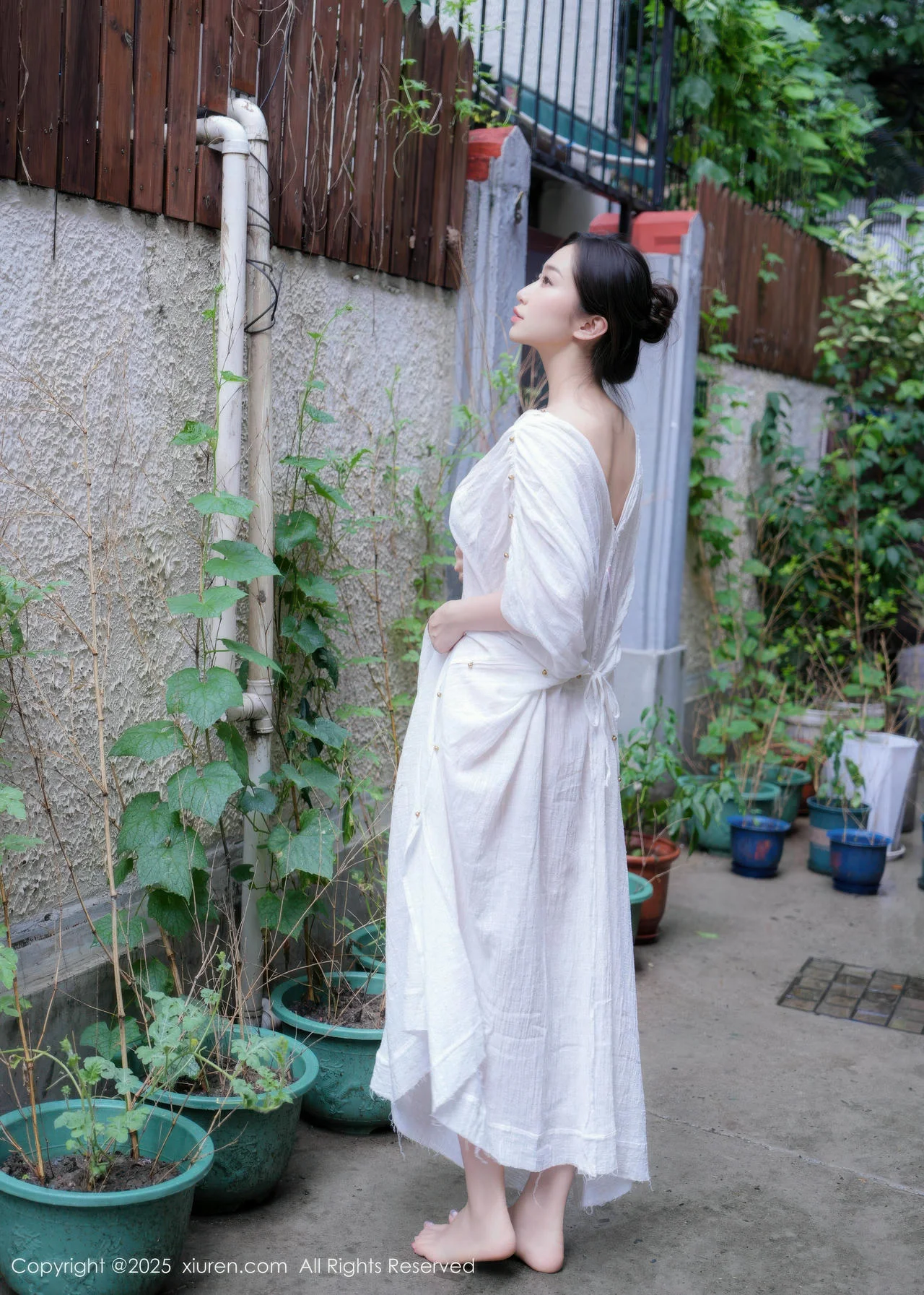 XiuRen 秀人 No.10603 楠芝 街拍白色长袍 - 6