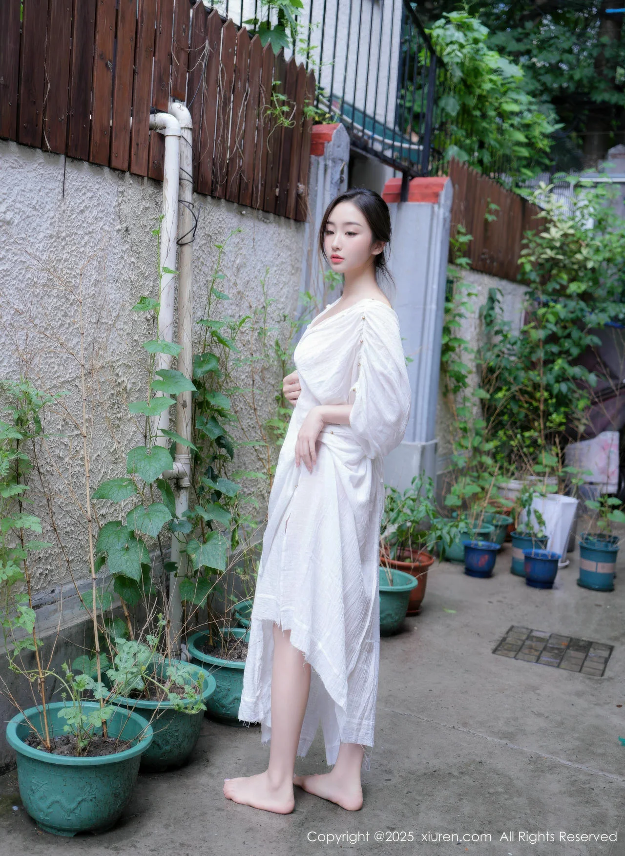 XiuRen 秀人 No.10603 楠芝 街拍白色长袍 - 7