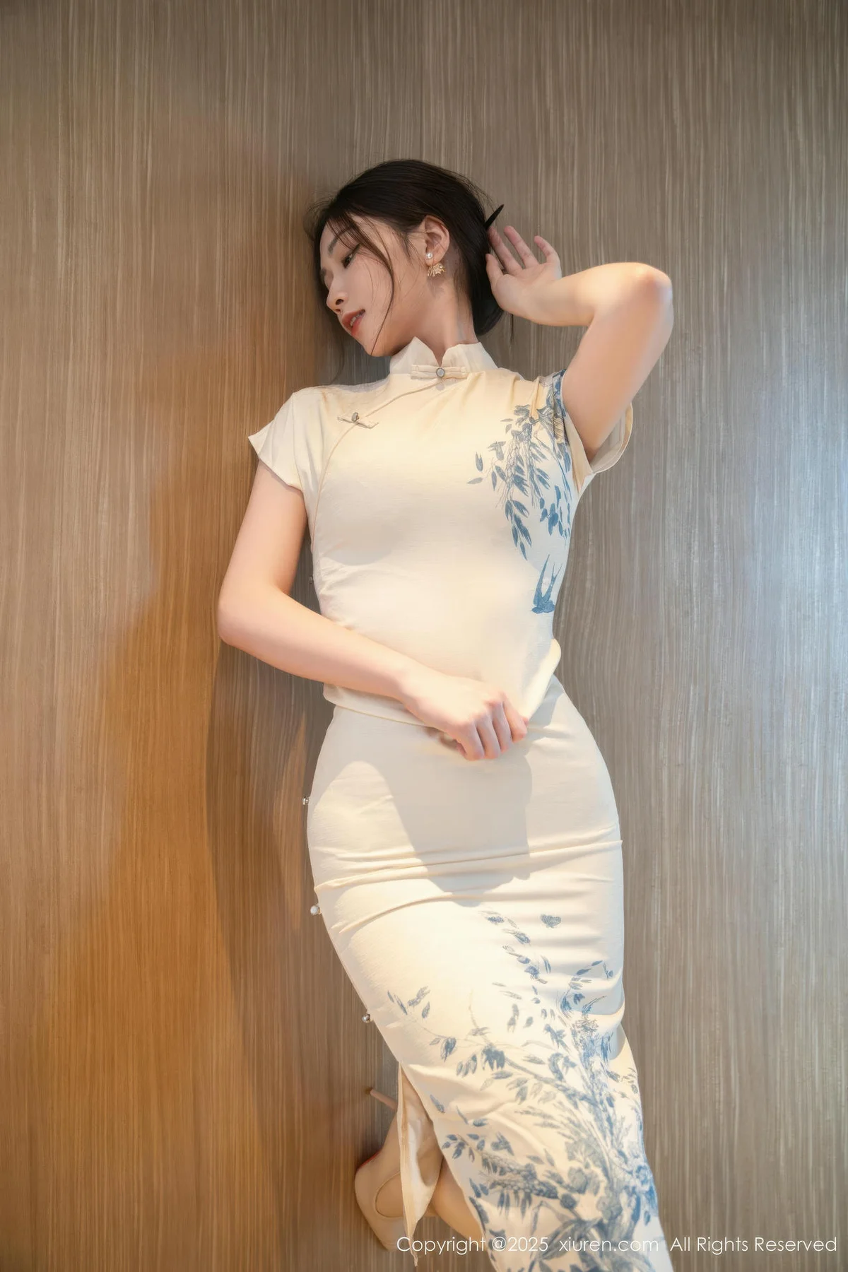 XiuRen 秀人 No.10605 刘婷婷 浅色旗袍 - 4