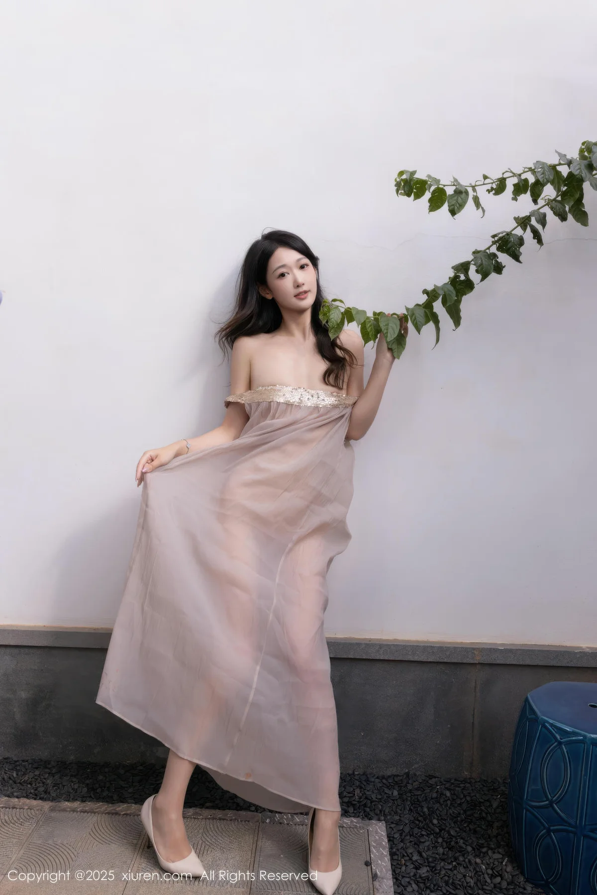 XiuRen 秀人 No.10619 唐安琪 浅色薄纱诱人肉色丝袜 - 1