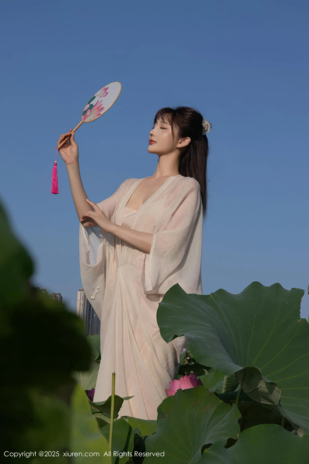 XiuRen 秀人 No.10630 陆萱萱 古风浅色薄纱肉色丝袜 - 8