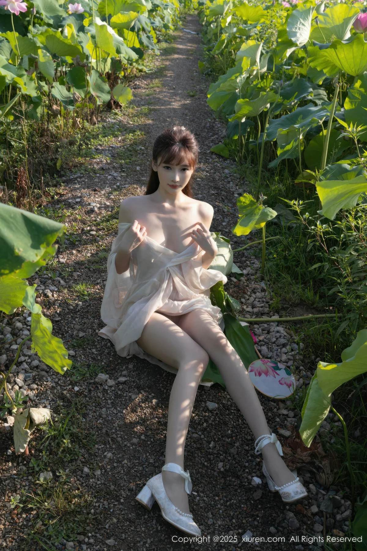 XiuRen 秀人 No.10630 陆萱萱 古风浅色薄纱肉色丝袜 - 10