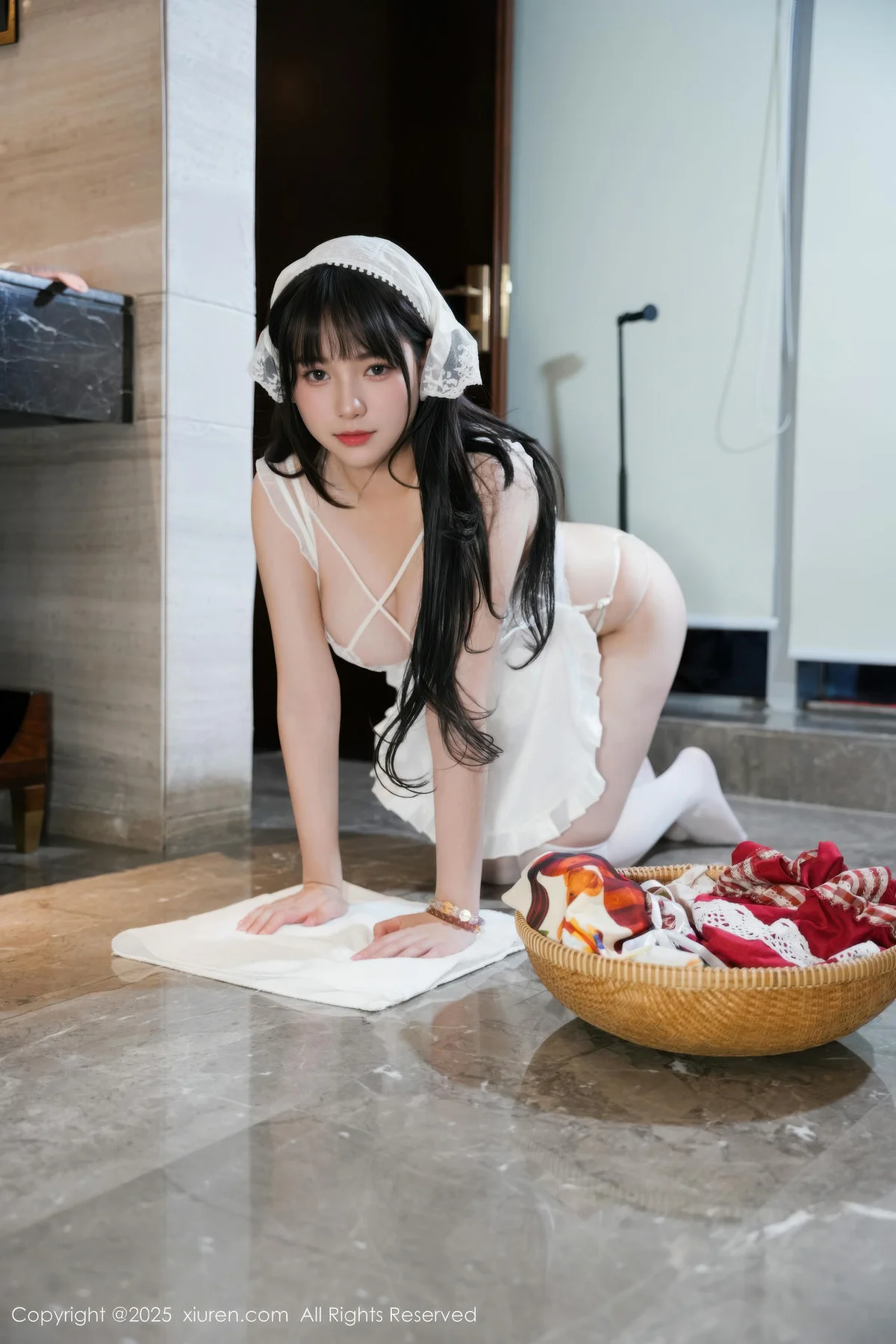 XiuRen 秀人 No.10631 软情 白色女仆装扮 - 1