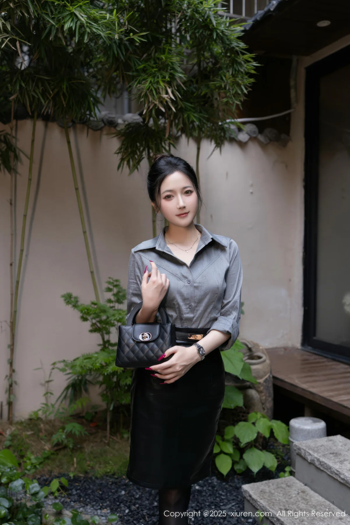 XiuRen 秀人 No.10635 鱼子酱Fish 灰色衬衫魅惑黑丝 - 2