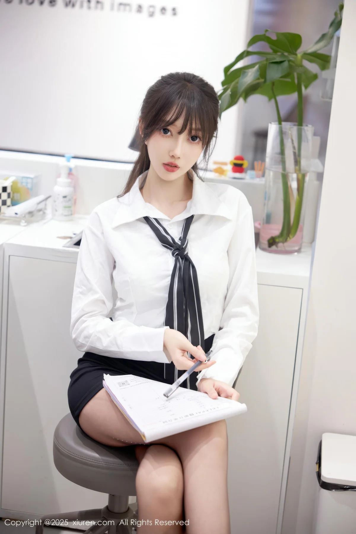 XiuRen 秀人 No.10636 玥儿玥er 性感OL服饰 - 2