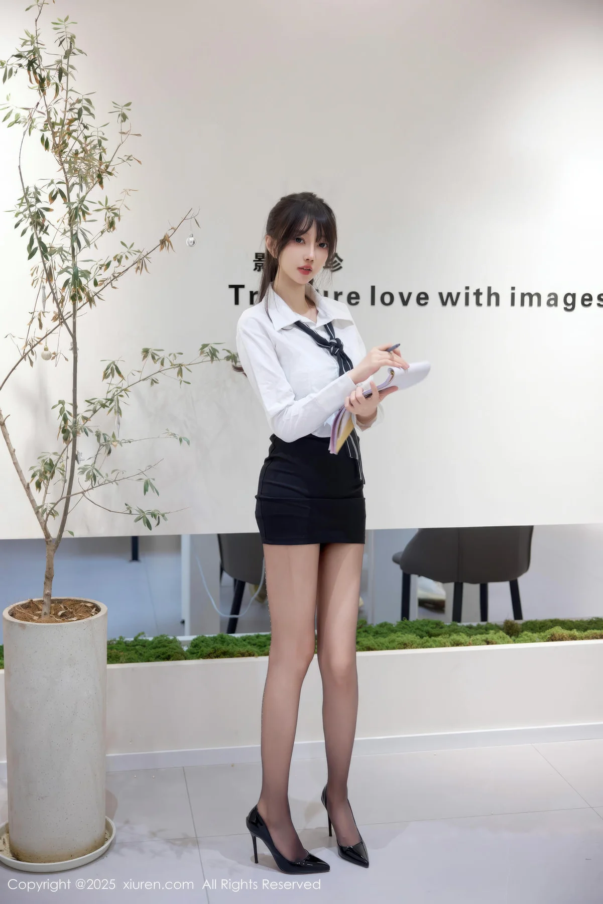 XiuRen 秀人 No.10636 玥儿玥er 性感OL服饰 - 8