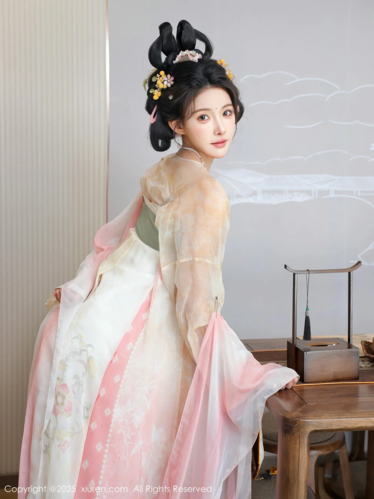 XiuRen 秀人 No.10645 梨霜儿 浅色古装服饰拍摄 - 2