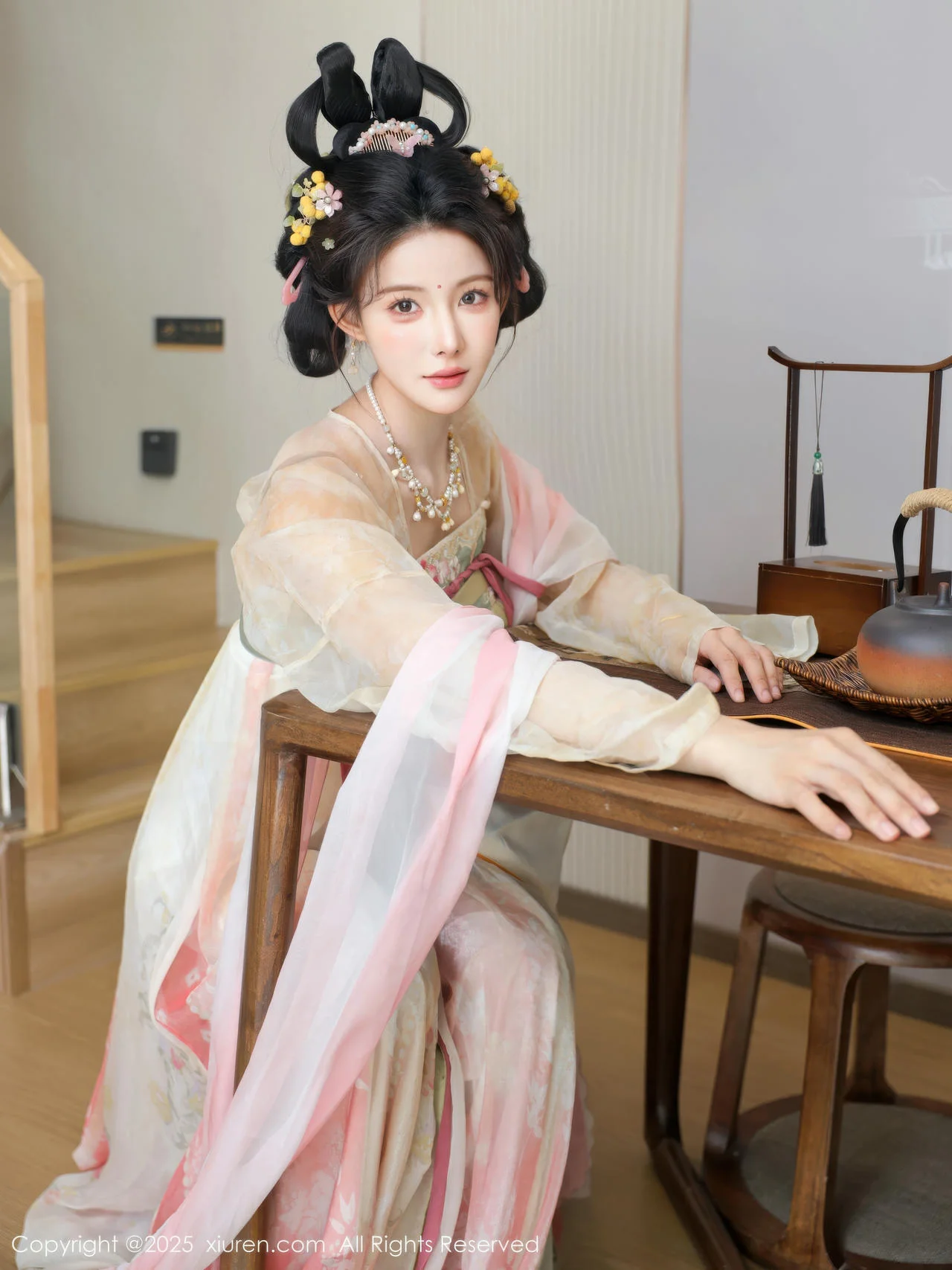 XiuRen 秀人 No.10645 梨霜儿 浅色古装服饰拍摄 - 9