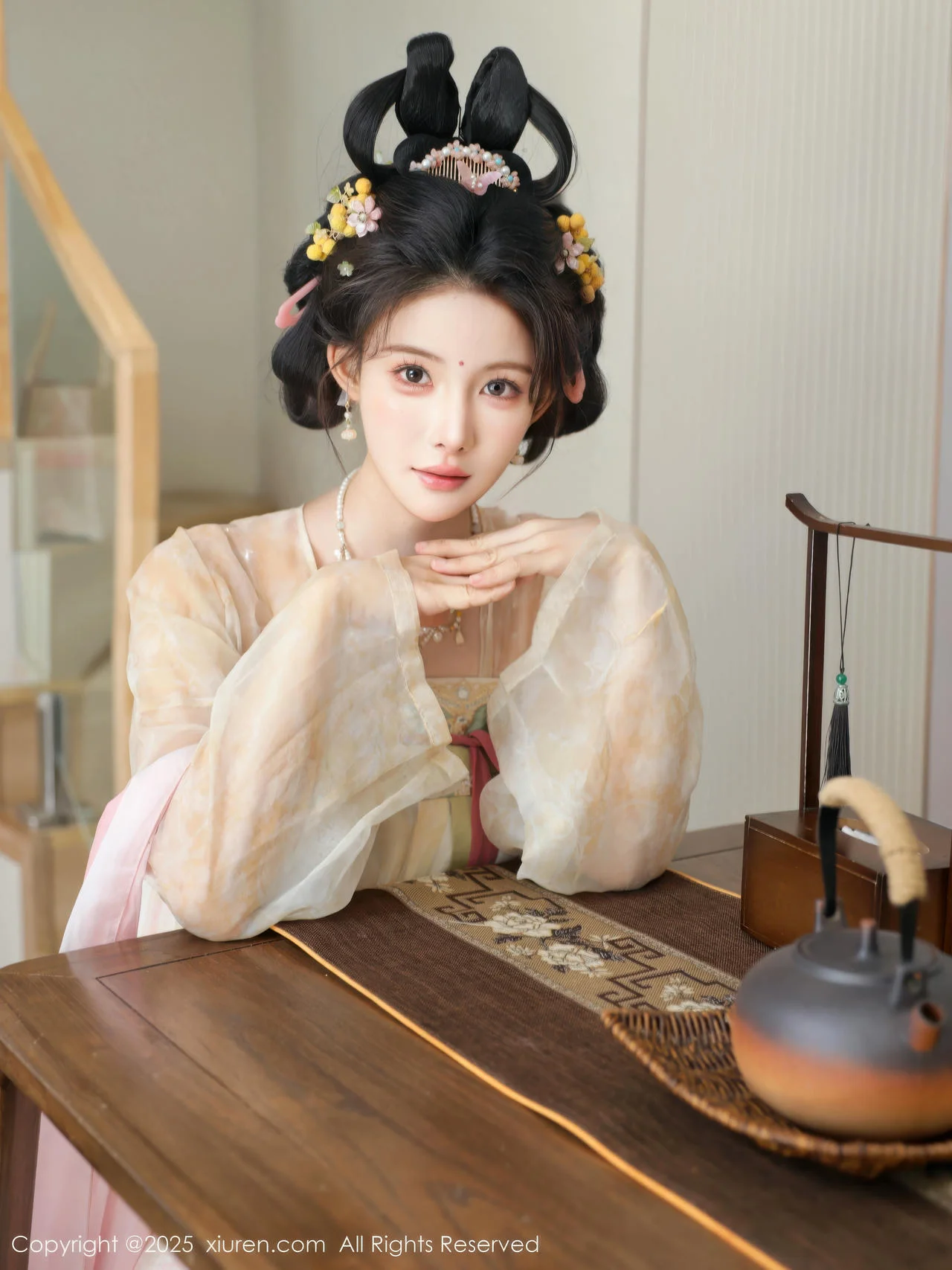 XiuRen 秀人 No.10645 梨霜儿 浅色古装服饰拍摄 - 10