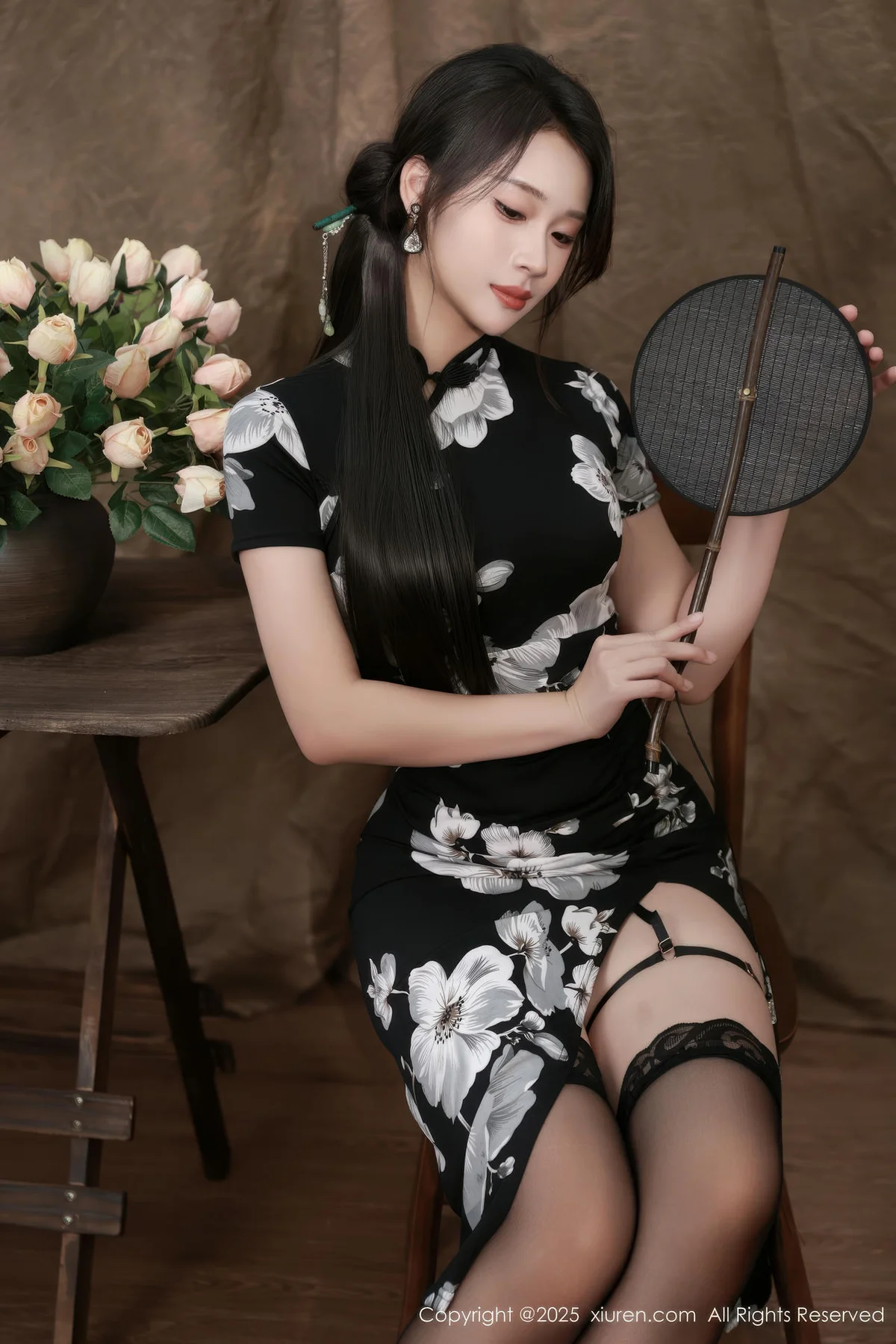 XiuRen 秀人 No.10655 南乔 黑色旗袍紫色情趣内衣 - 3