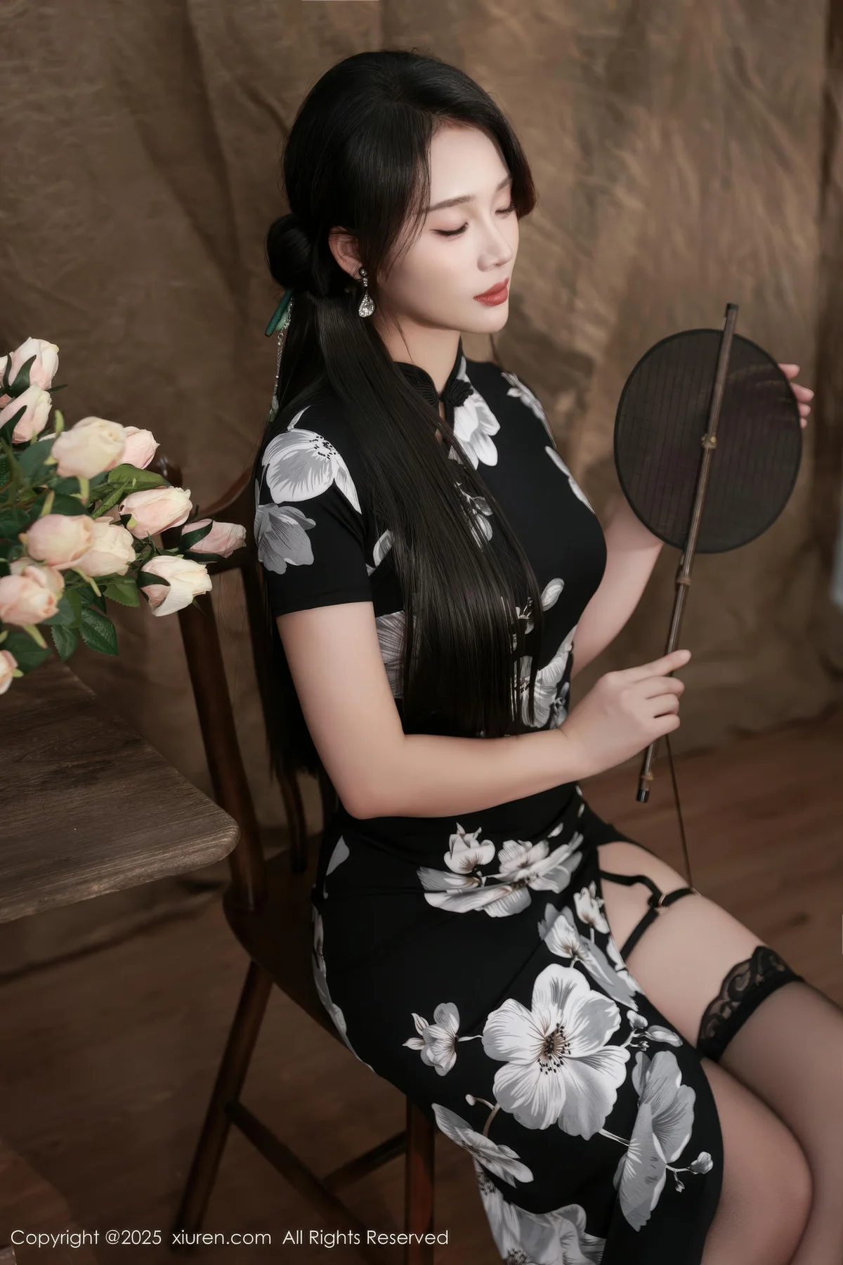 XiuRen 秀人 No.10655 南乔 黑色旗袍紫色情趣内衣 - 4