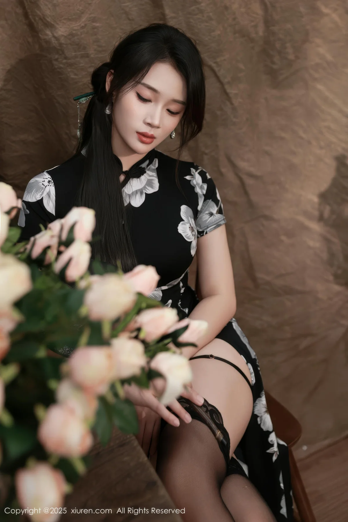 XiuRen 秀人 No.10655 南乔 黑色旗袍紫色情趣内衣 - 6