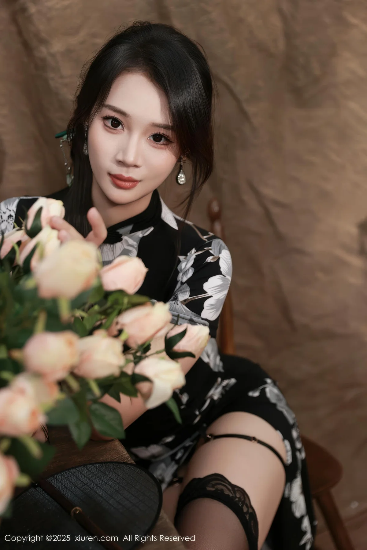 XiuRen 秀人 No.10655 南乔 黑色旗袍紫色情趣内衣 - 9