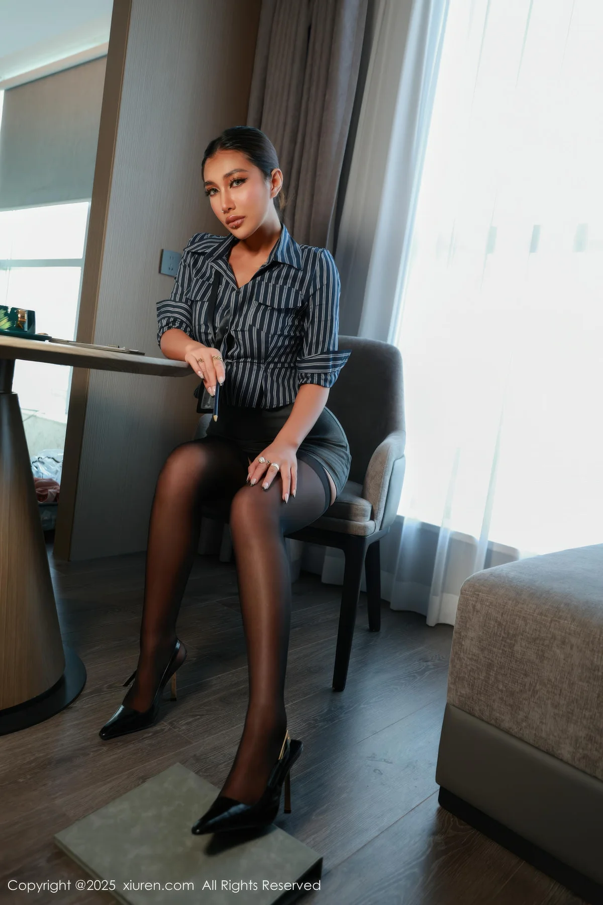 XiuRen 秀人 No.10670 FE- 深色OL服饰 - 6