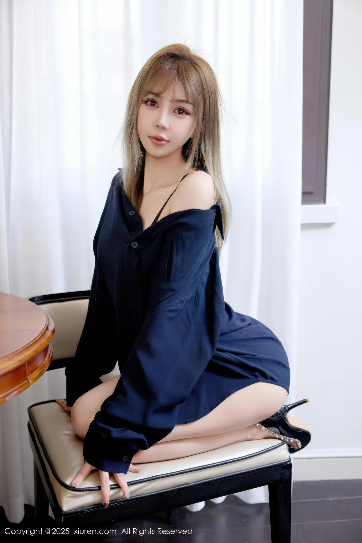 XiuRen 秀人 No.10673 Zoe柚柚 深色衬衫情趣私房 - 6