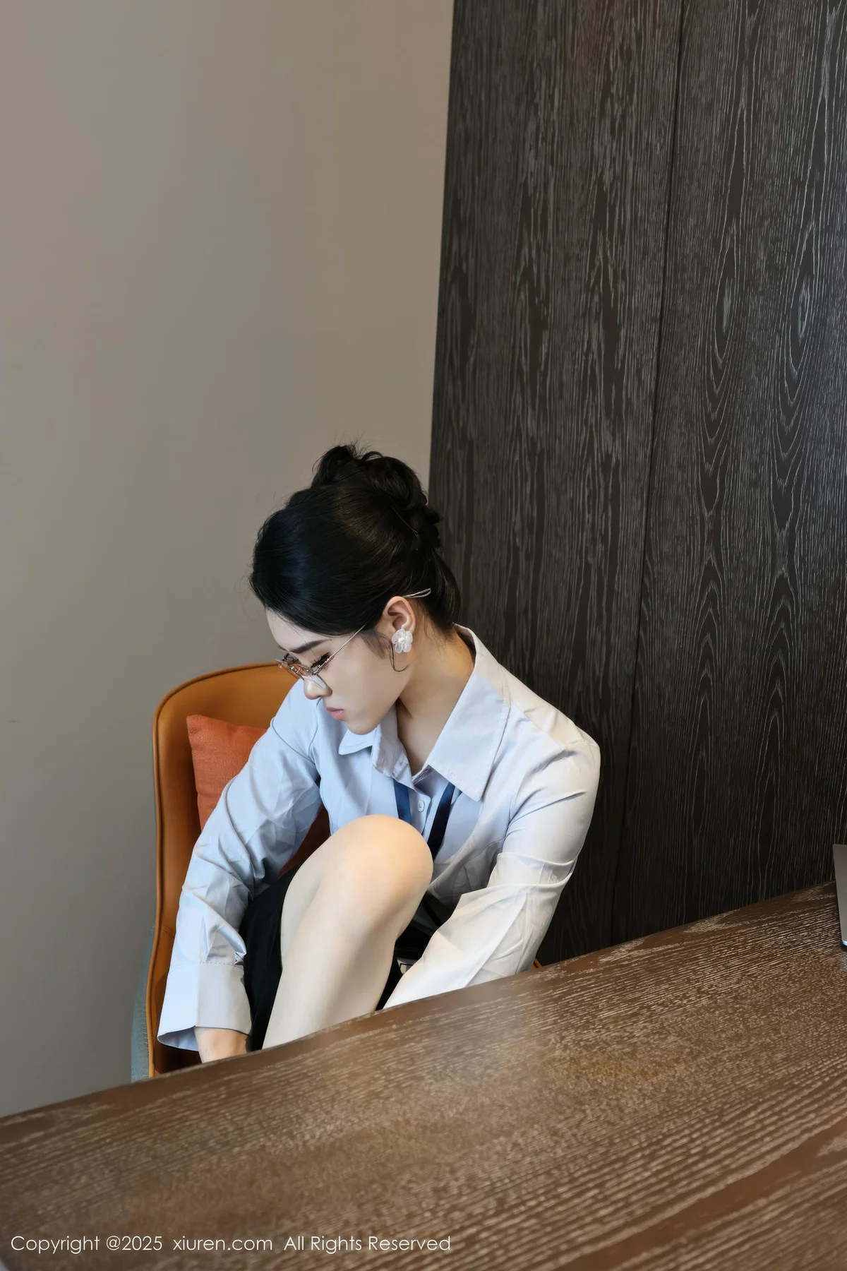 XiuRen 秀人 No.10674 糯梨子 性感OL服饰 - 5