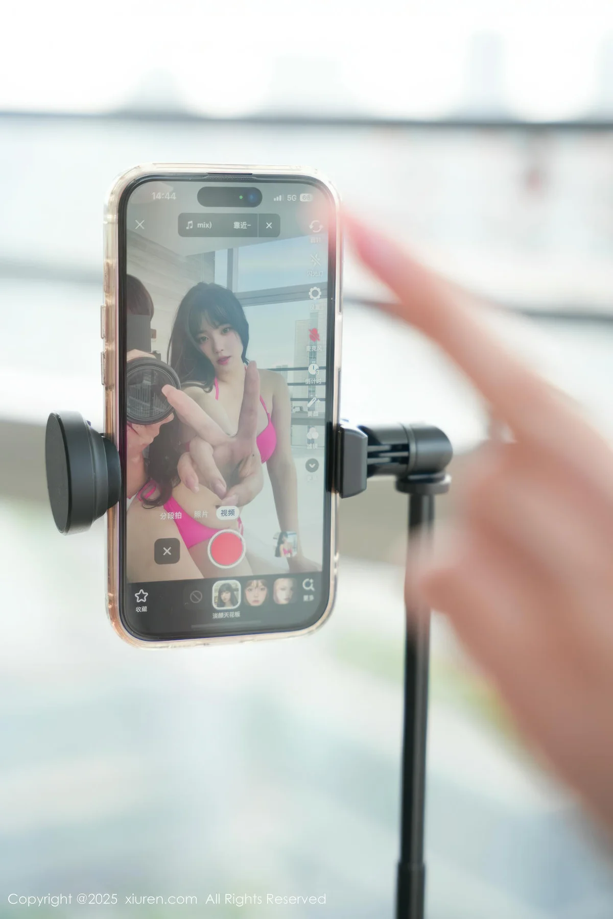 XiuRen 秀人 No.10675 软情 玫红色比基尼 - 2