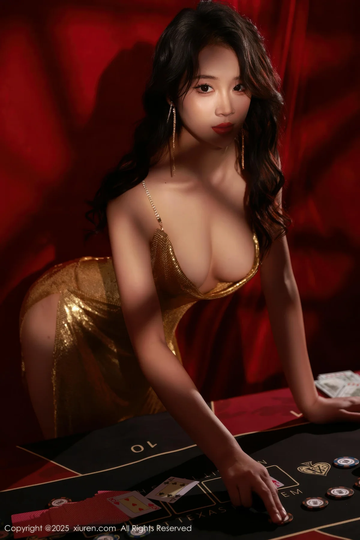 XiuRen 秀人 No.10681 南乔 金色吊带情趣内衣 - 1