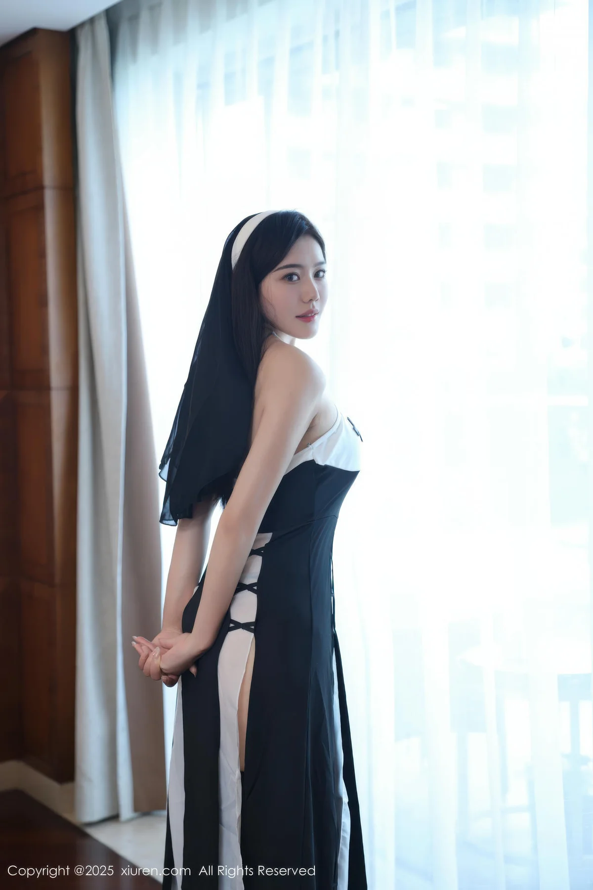 XiuRen 秀人 No.10690 白薇薇vcvc 性感黑白修女服饰 - 8