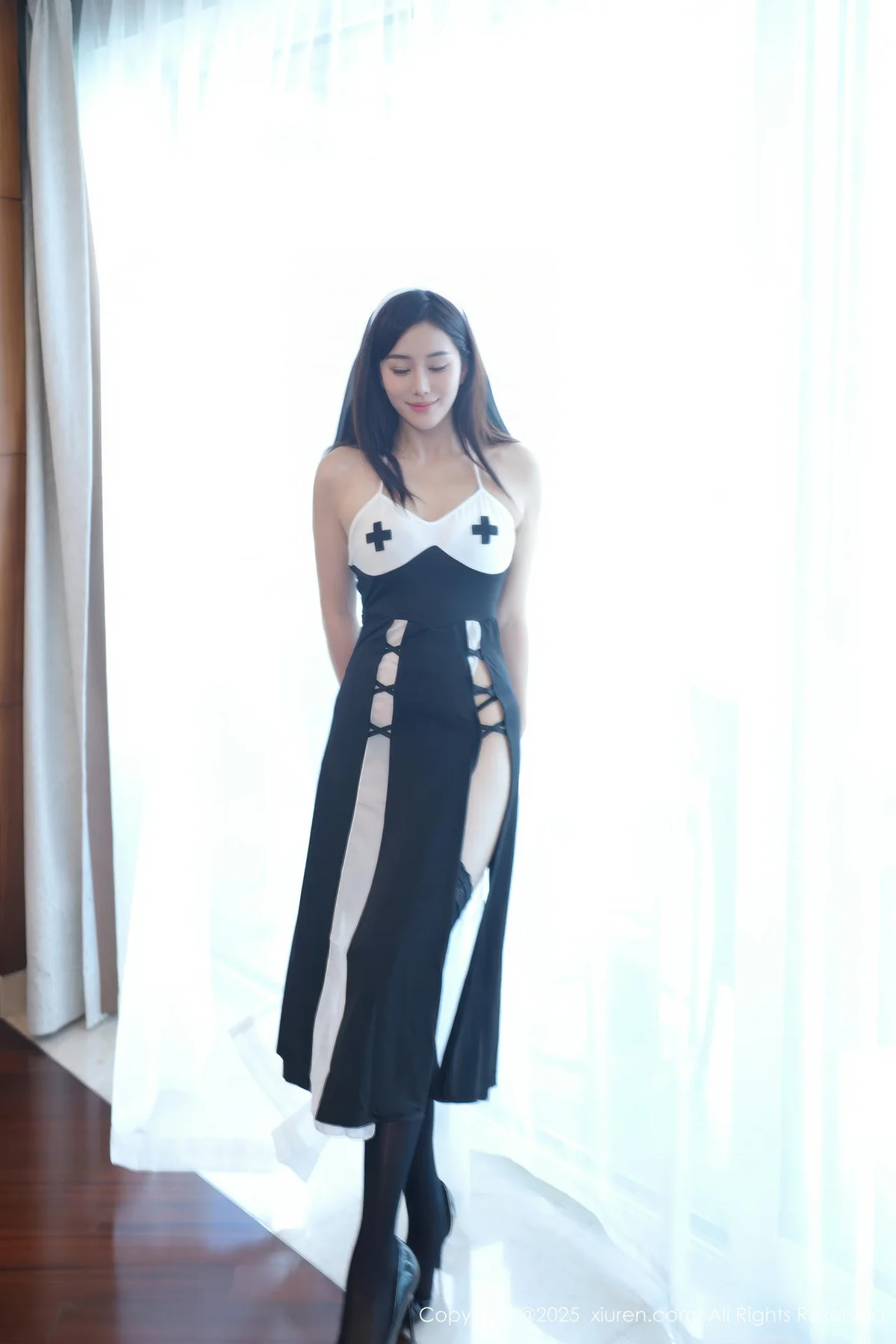 XiuRen 秀人 No.10690 白薇薇vcvc 性感黑白修女服饰 - 3