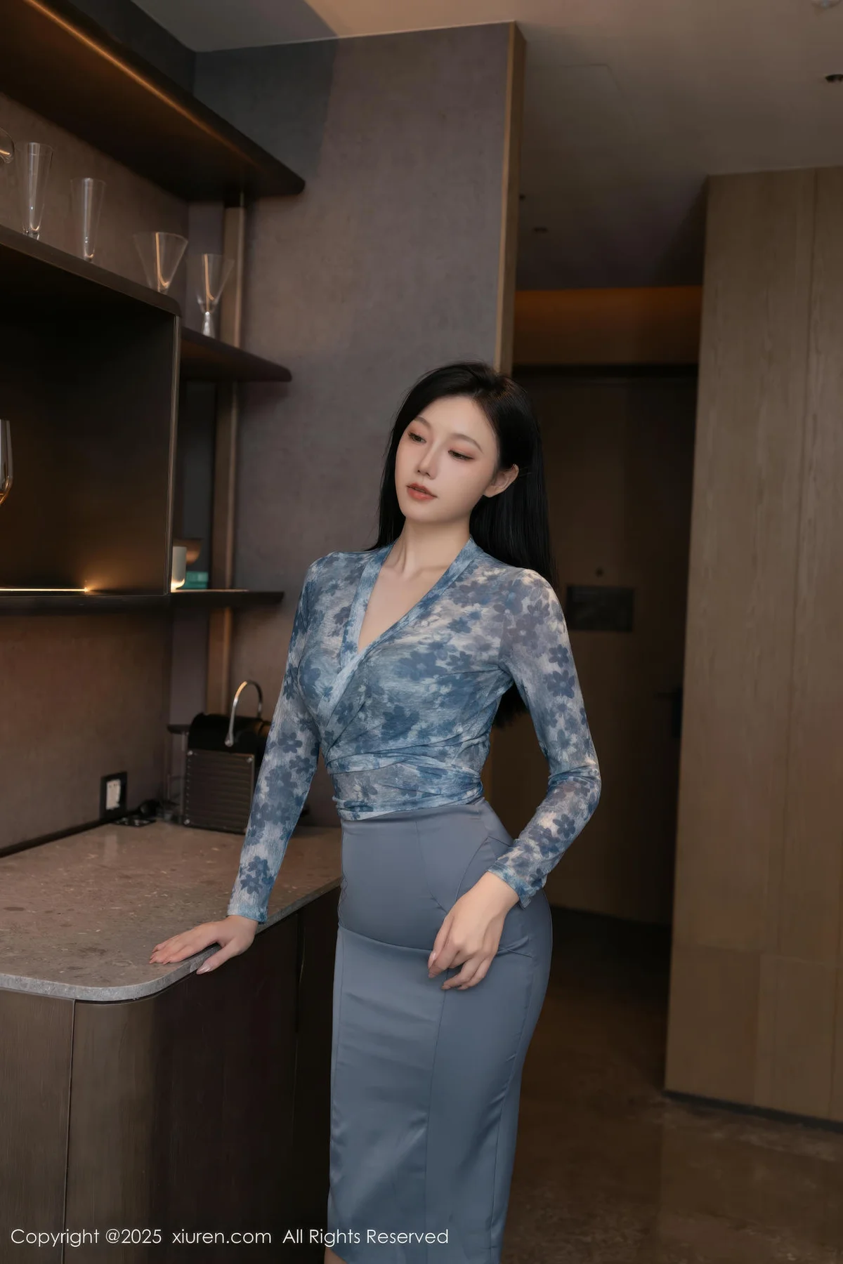 XiuRen 秀人 No.10693 安然anran  灰色长裙曼妙身姿 - 2